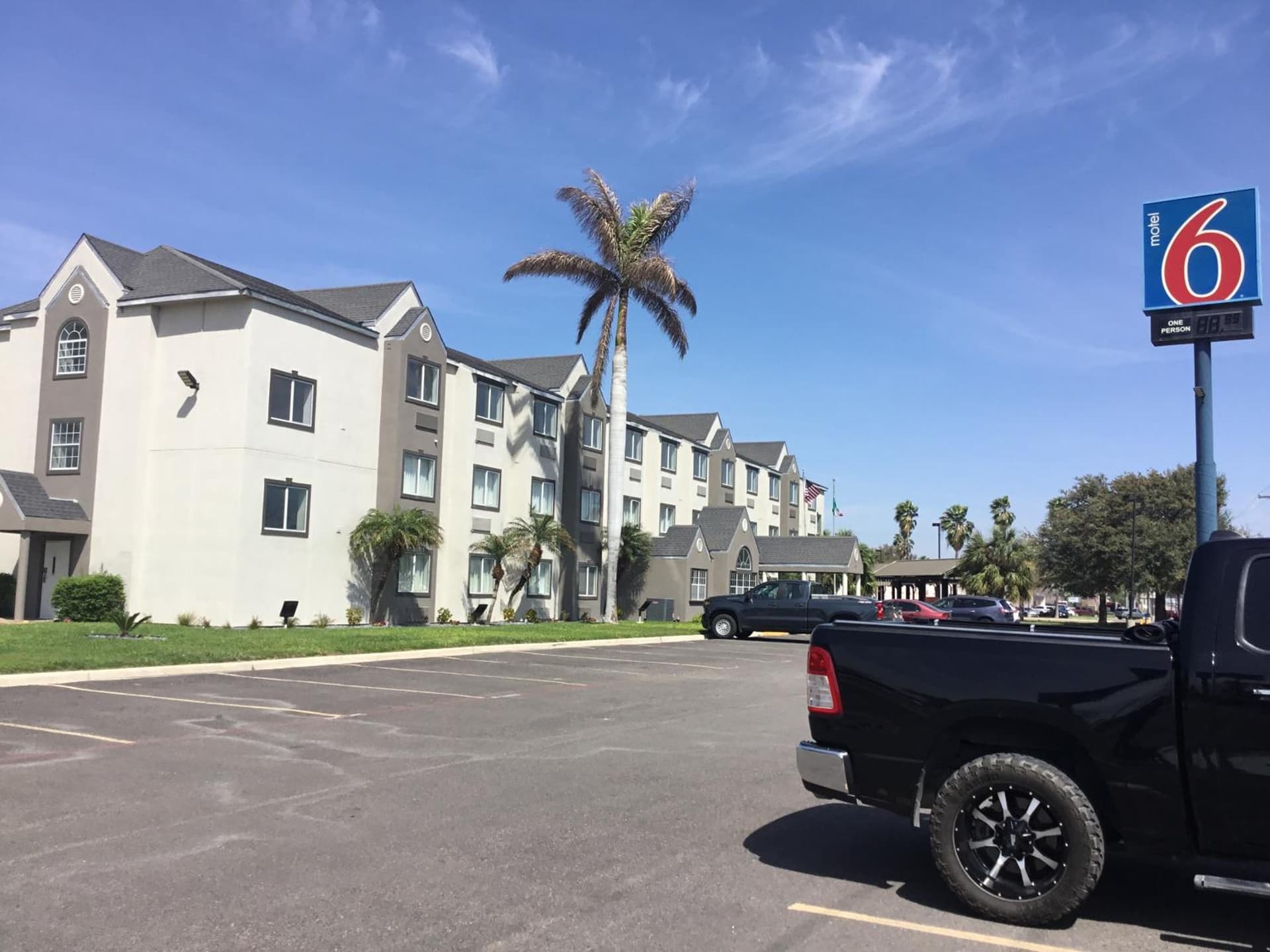 Motel 6-McAllen, TX - East gallery photo in McAllen, TX — image 30