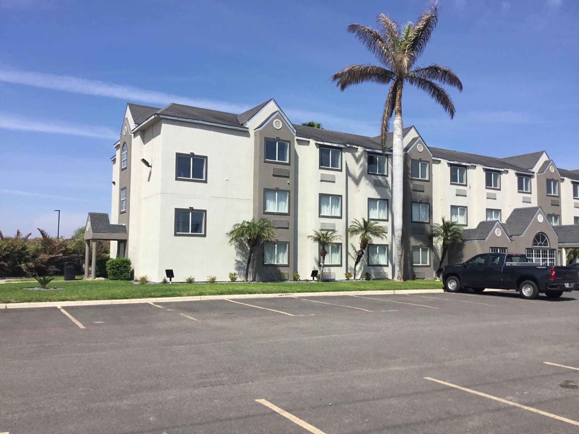 Motel 6-McAllen, TX - East gallery photo in McAllen, TX — image 31