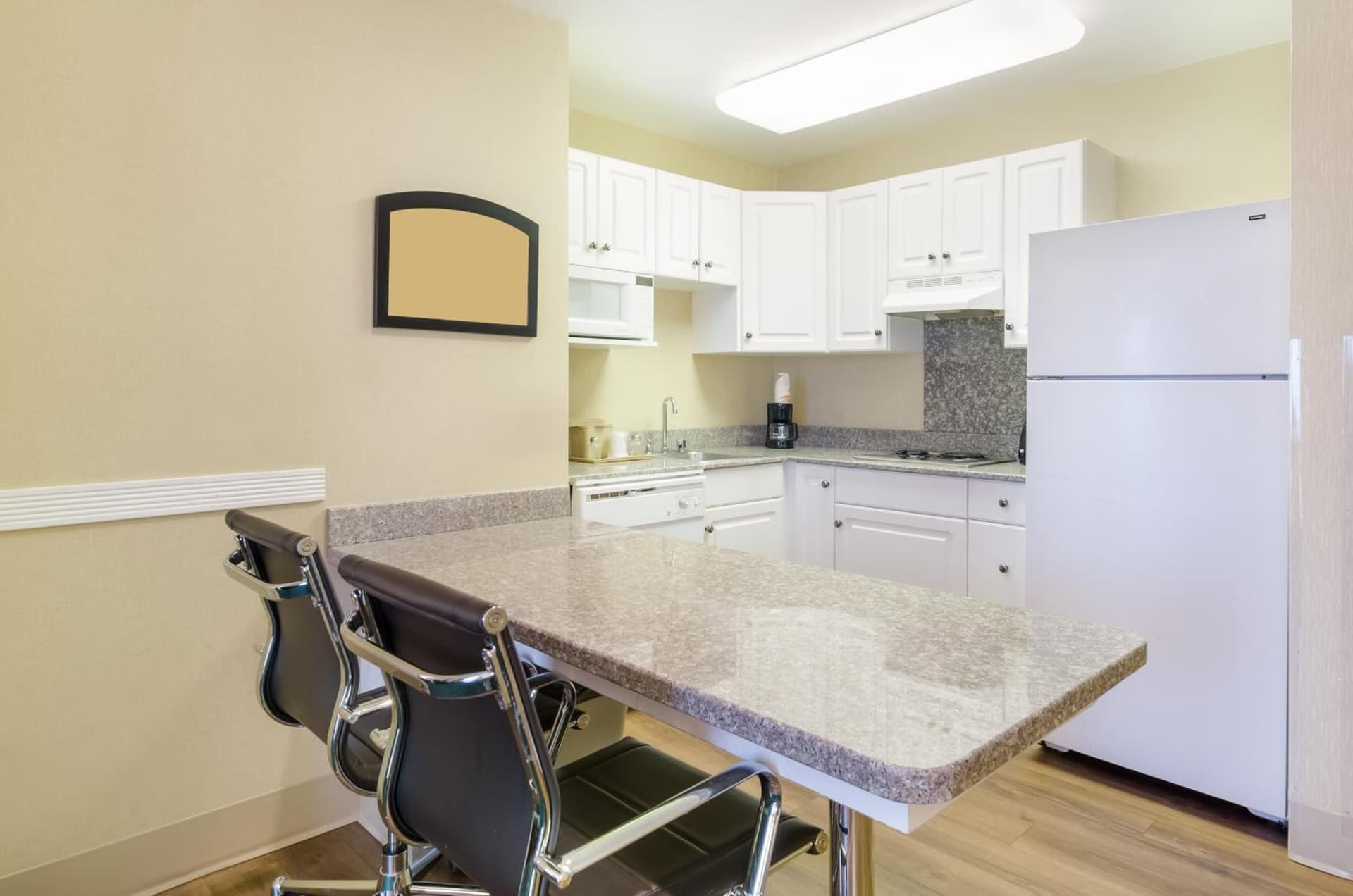 MainStay Suites Roanoke Airport gallery photo in Roanoke, VA — image 23