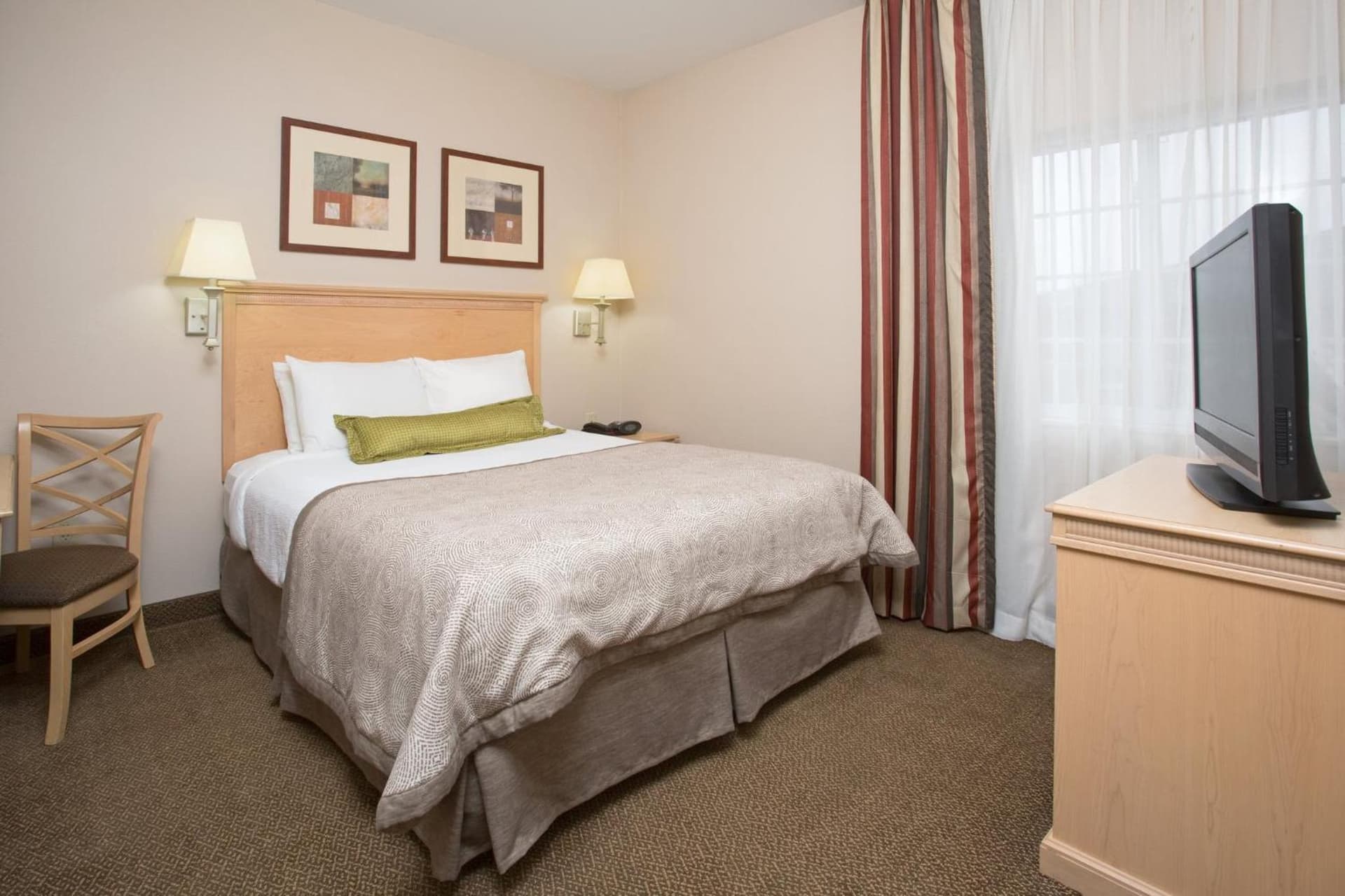 Candlewood Suites - Peoria at Grand Prairie by IHG gallery photo in Peoria, IL — image 8