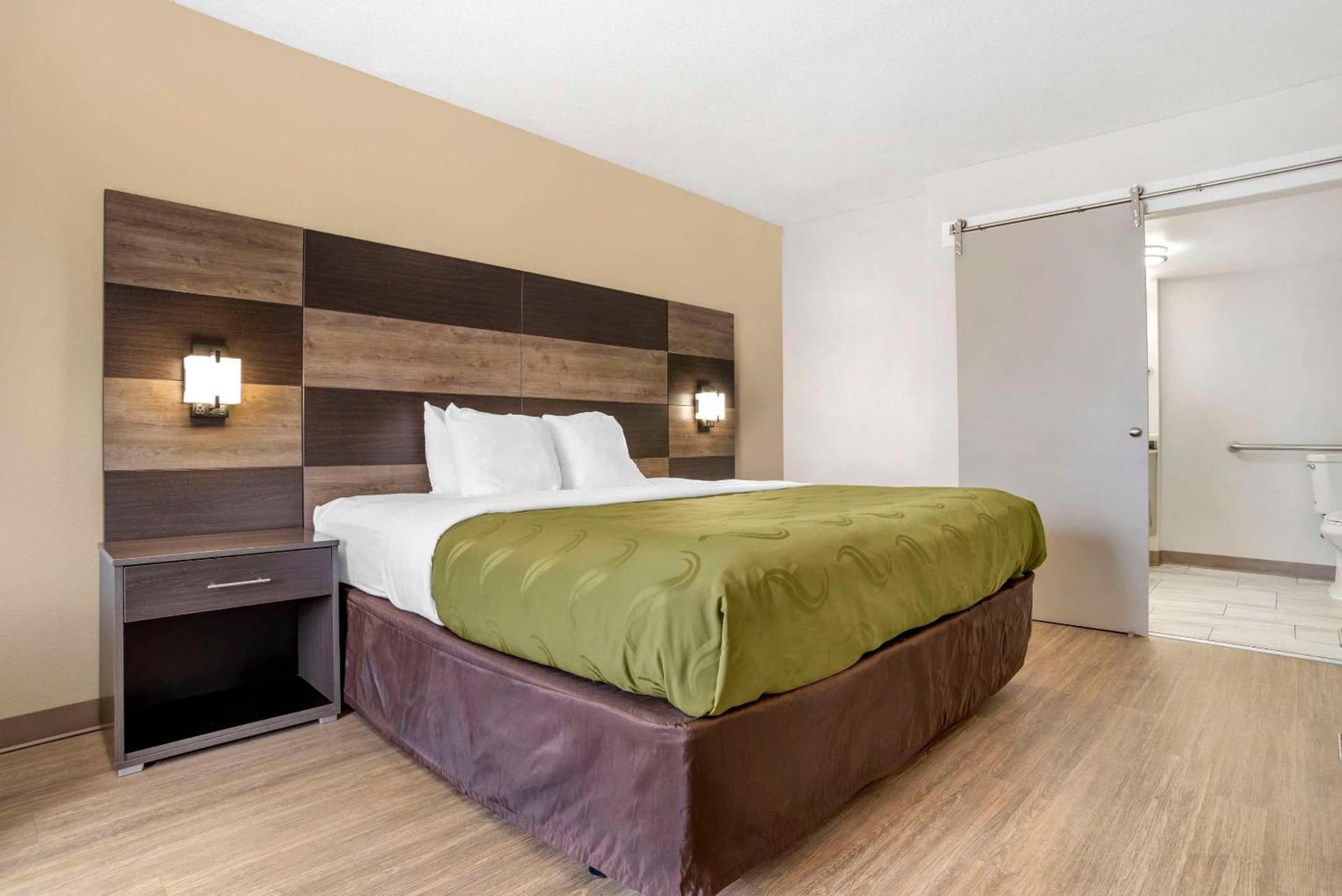 Quality Inn Panama City North gallery photo in Panama City, FL — image 16
