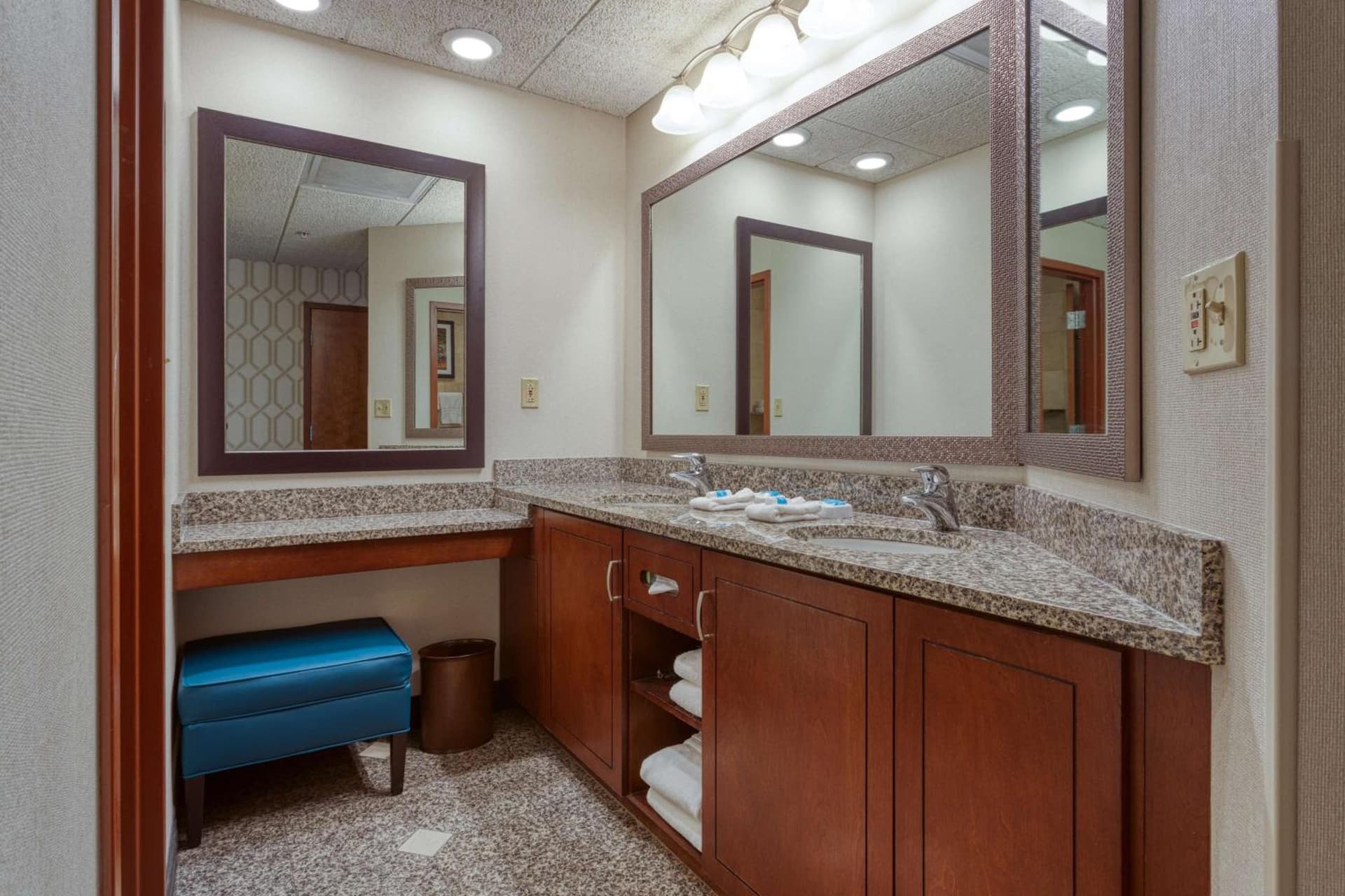 Drury Plaza Hotel St. Louis Chesterfield gallery photo in Chesterfield, MO — image 39