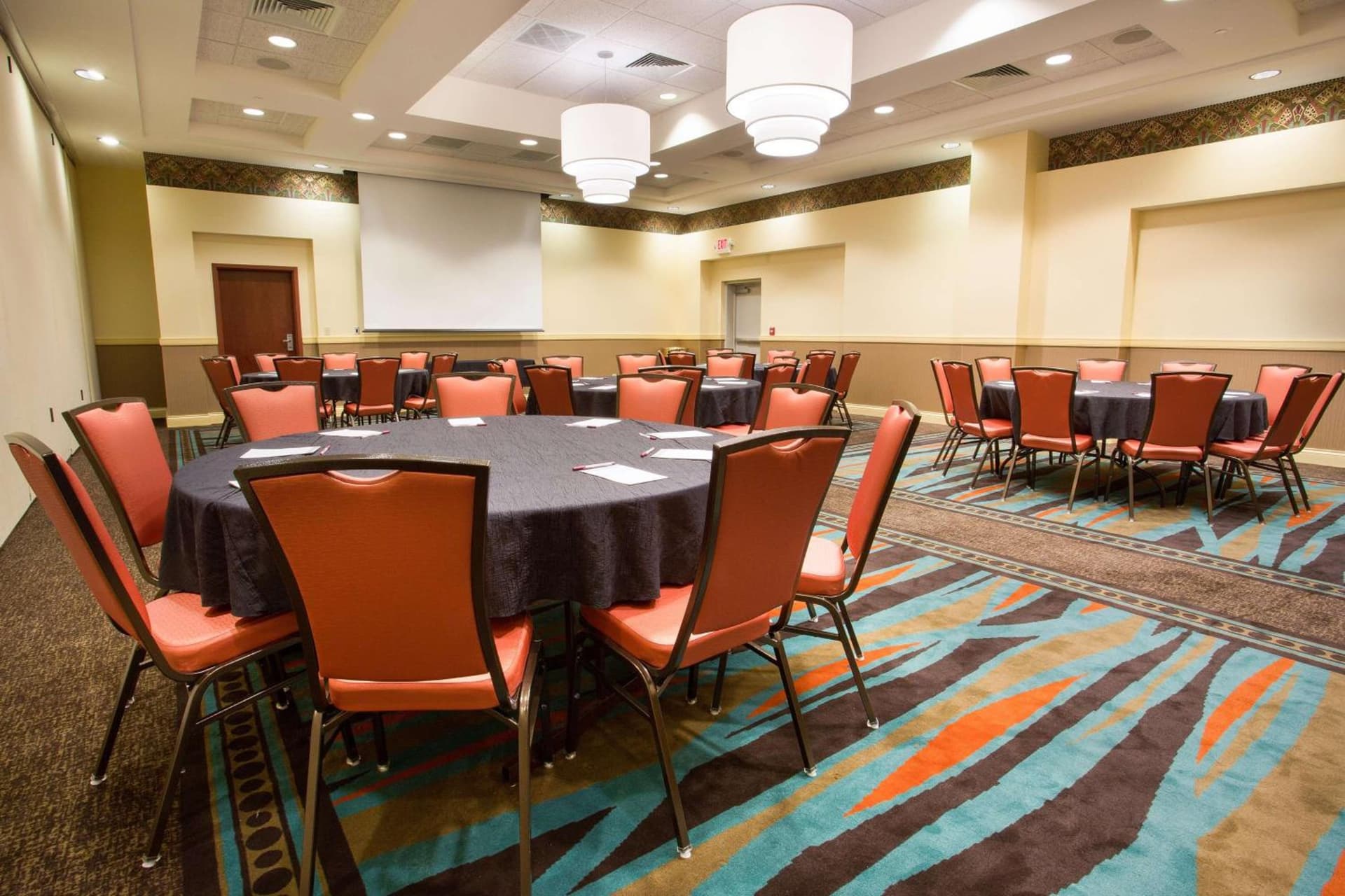 Drury Inn & Suites Columbus Grove City interior in Grove City, OH — gallery photo 2