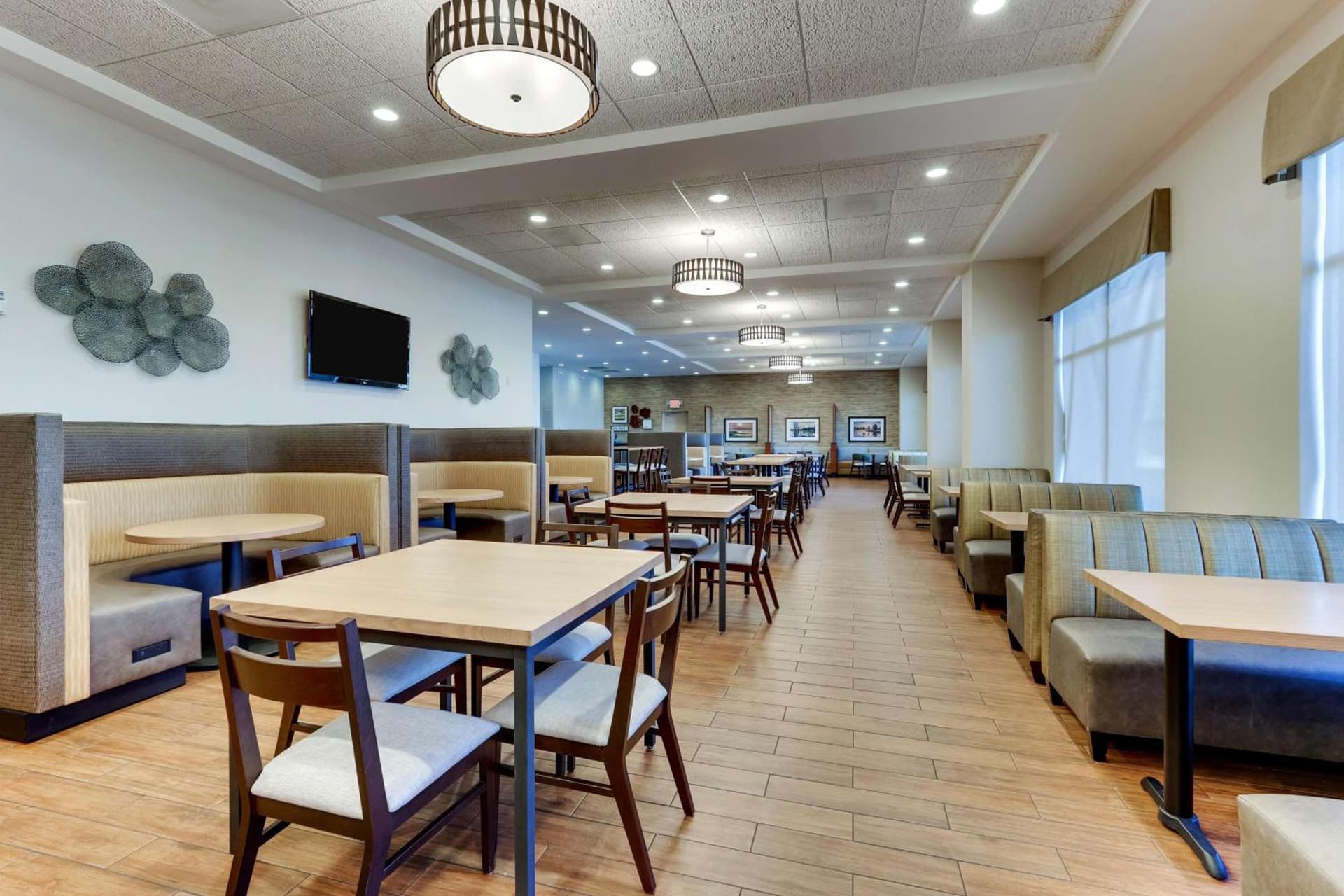 Drury Inn & Suites Orlando near Universal Orlando Resort gallery photo in Orlando, FL — image 32