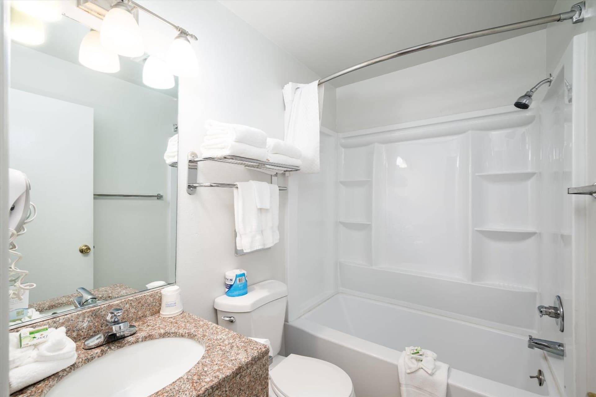 Baymont INN & Suites by Wyndham gallery photo in Bellingham, WA — image 47