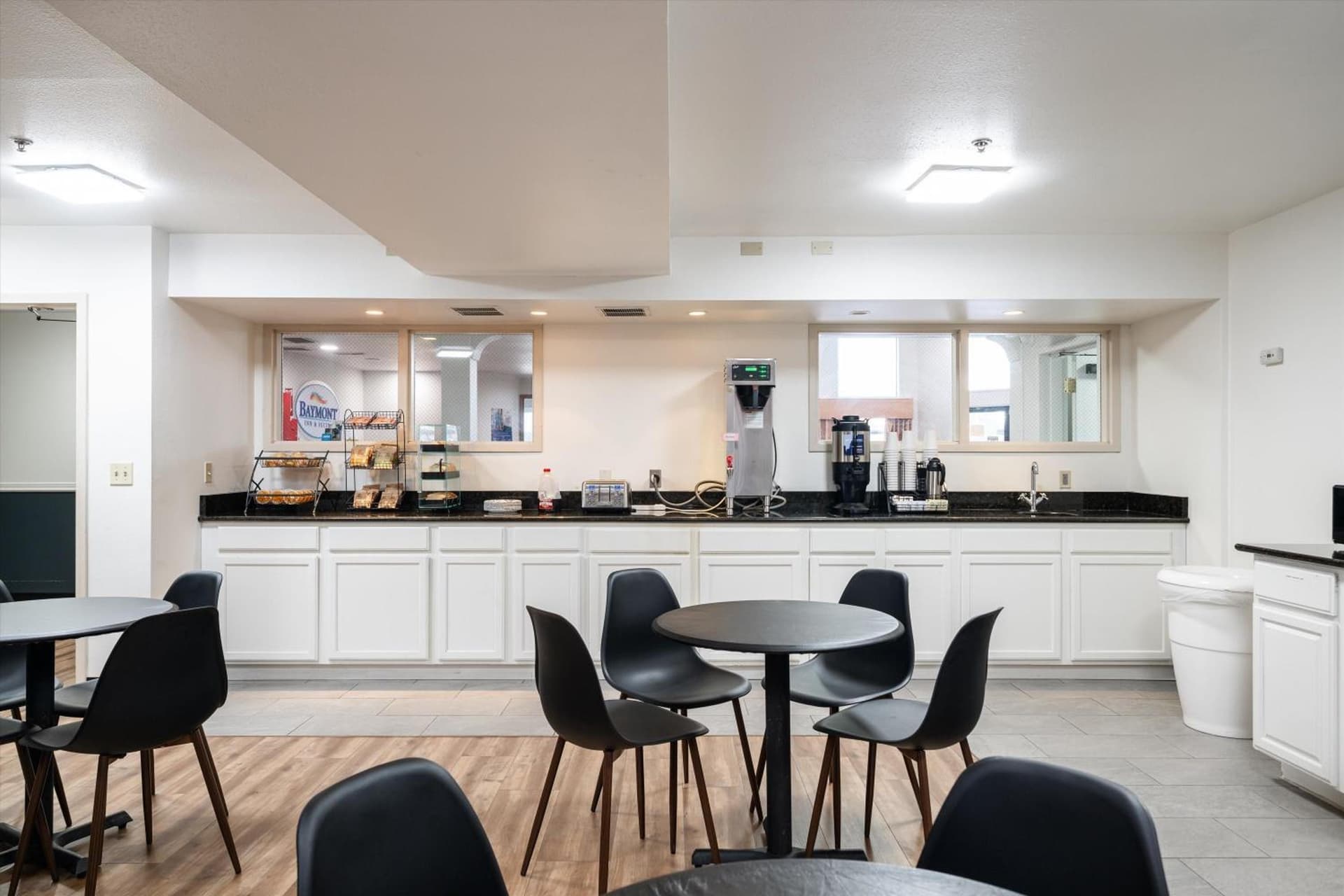 Baymont INN & Suites by Wyndham gallery photo in Bellingham, WA — image 23