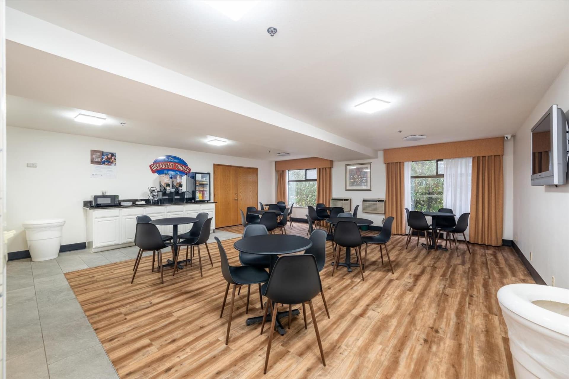 Baymont INN & Suites by Wyndham gallery photo in Bellingham, WA — image 5