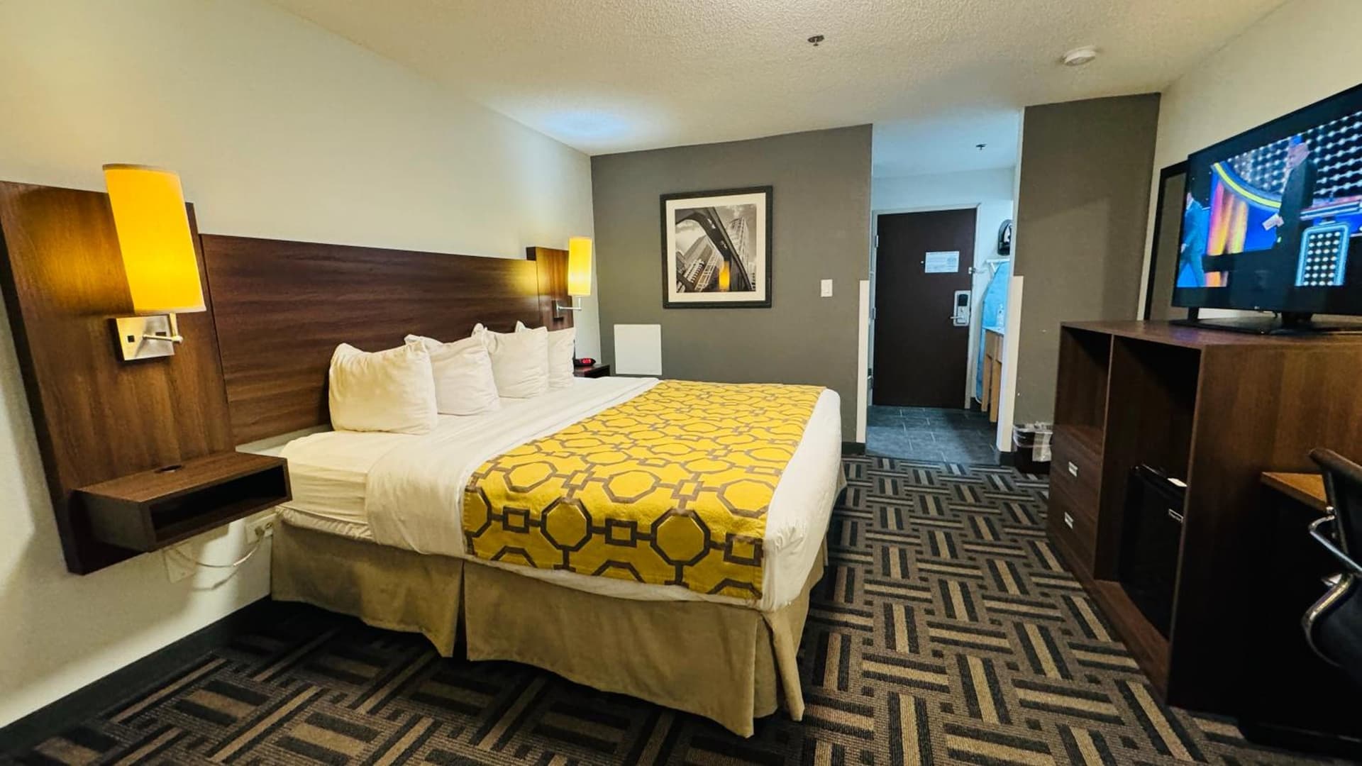 Baymont by Wyndham Chicago/Calumet City interior in Calumet City, IL — gallery photo 2