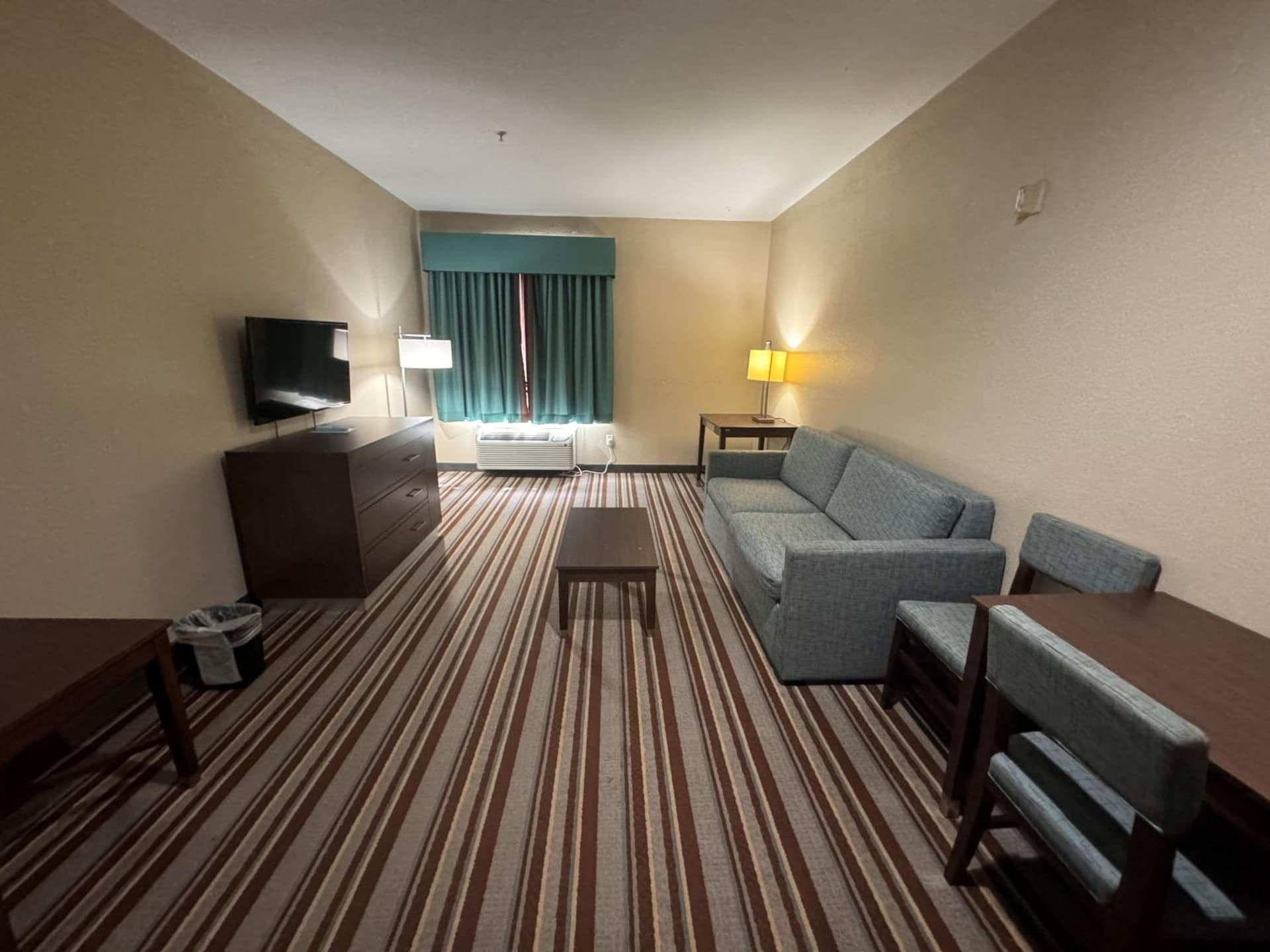 Super 8 by Wyndham Port Arthur/Nederland Area gallery photo in Port Arthur, TX — image 36