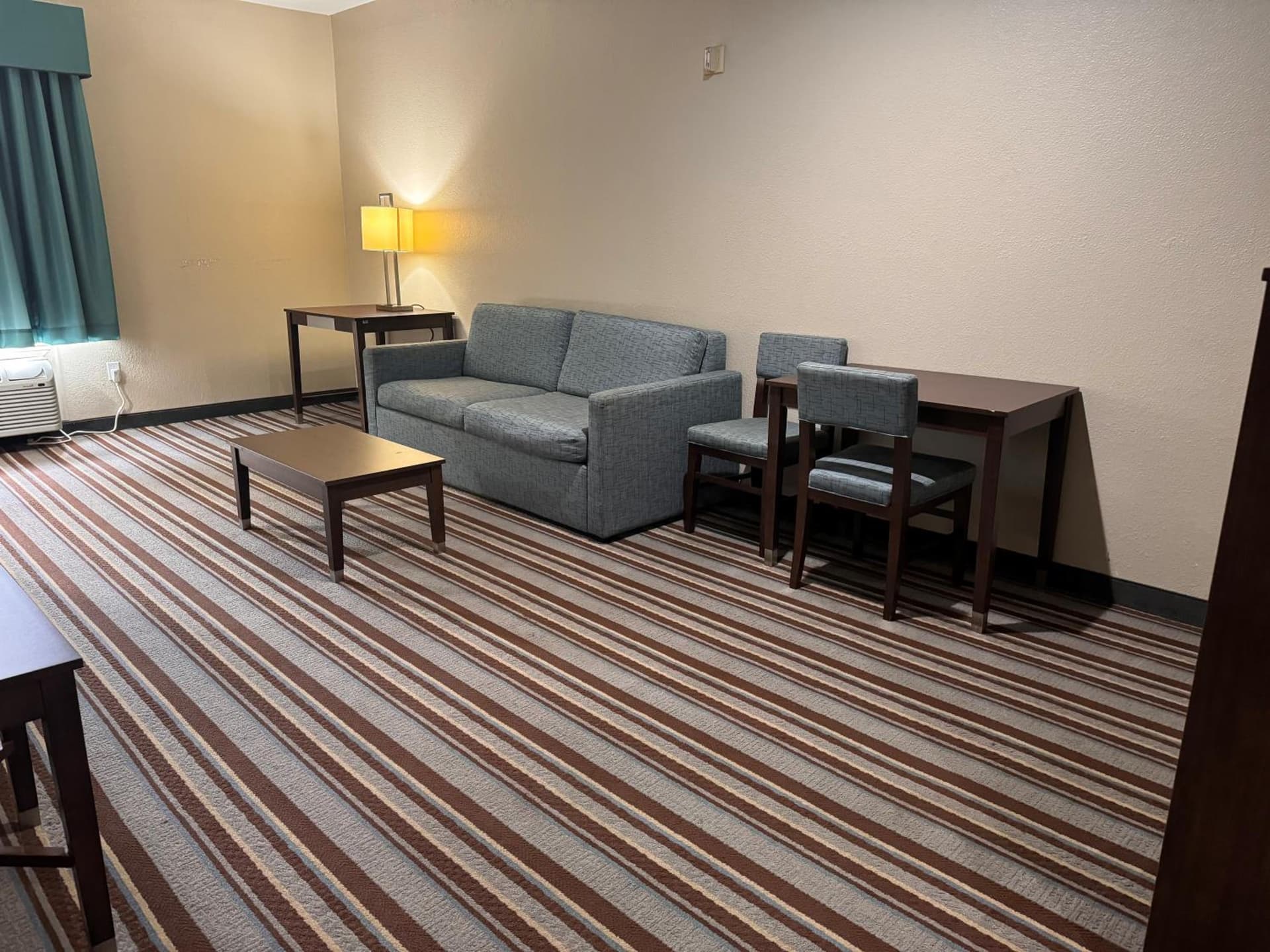 Super 8 by Wyndham Port Arthur/Nederland Area gallery photo in Port Arthur, TX — image 11