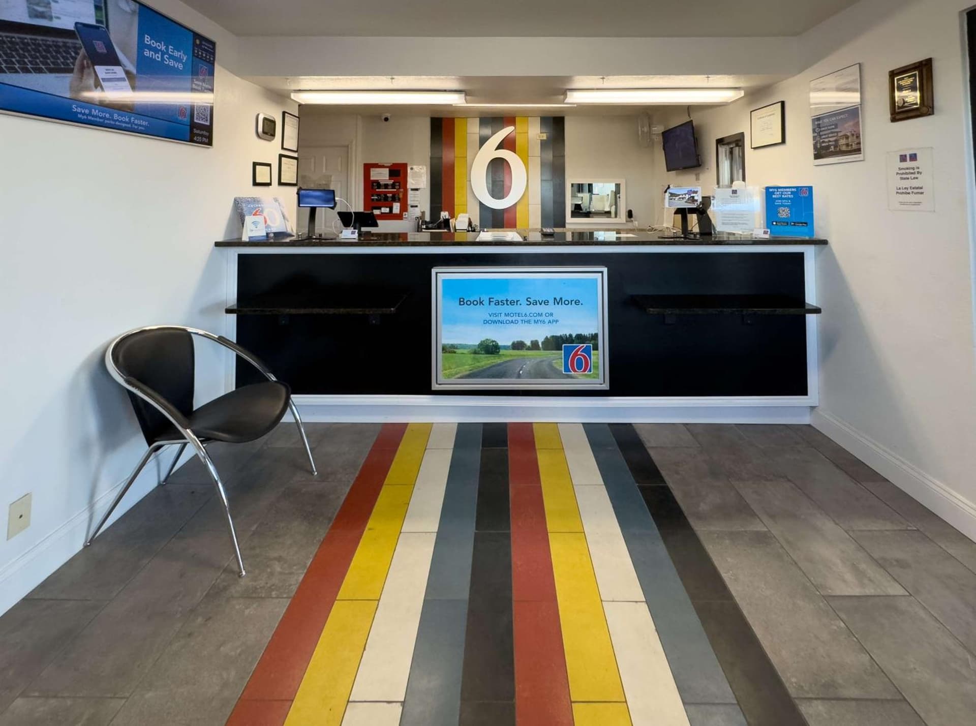 Motel 6-Janesville, WI interior in Janesville, WI — gallery photo 2