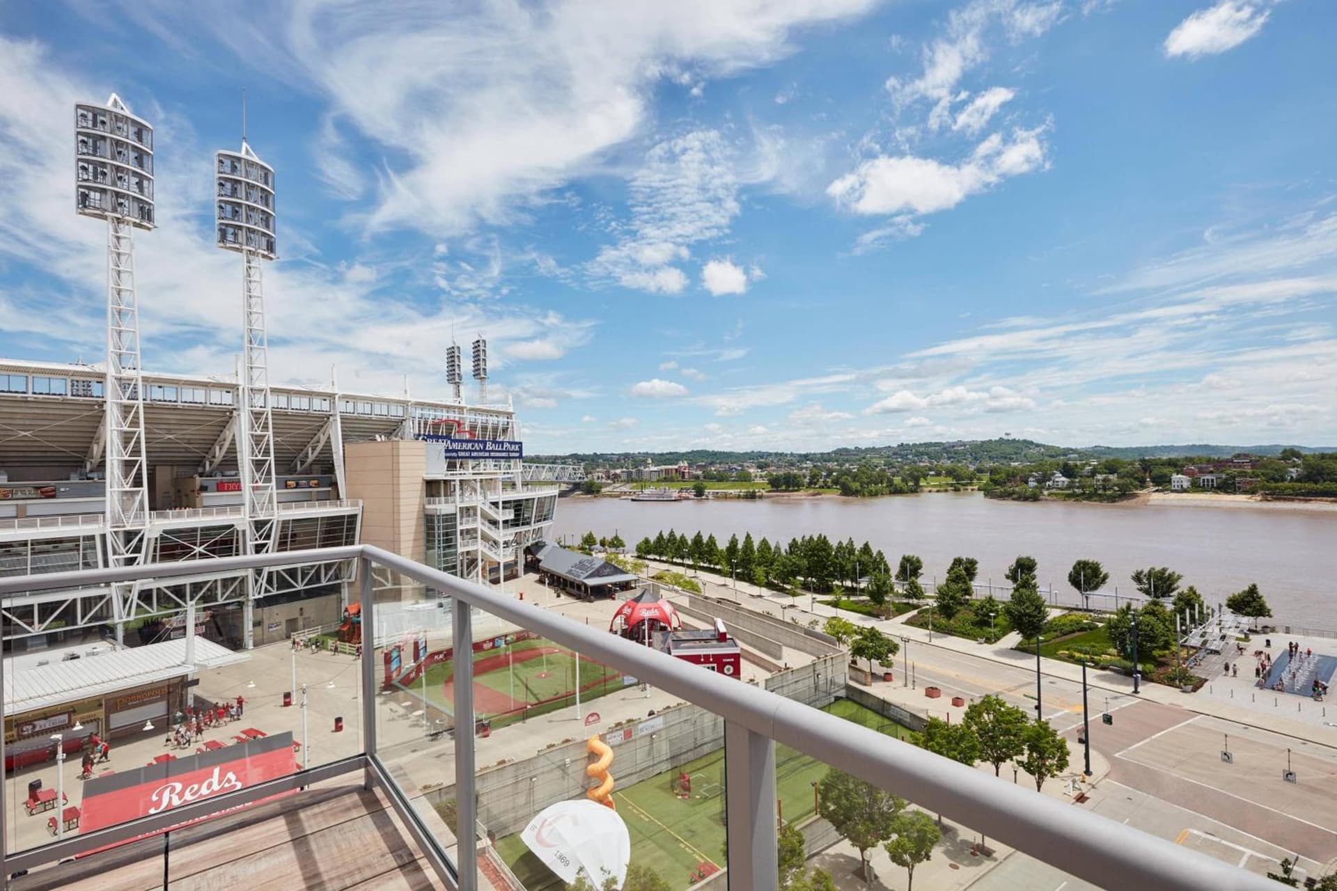 AC Hotel by Marriott Cincinnati at The Banks gallery photo in Cincinnati, OH — image 23
