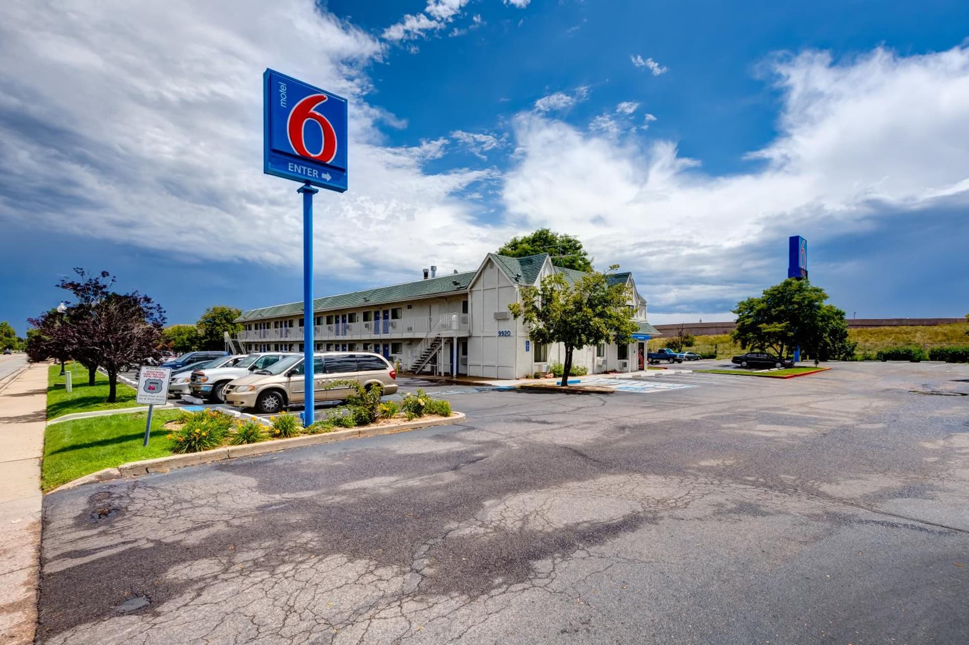 Motel 6-Wheat Ridge, CO - West - Denver North property views in Wheat Ridge, CO — gallery photo 3