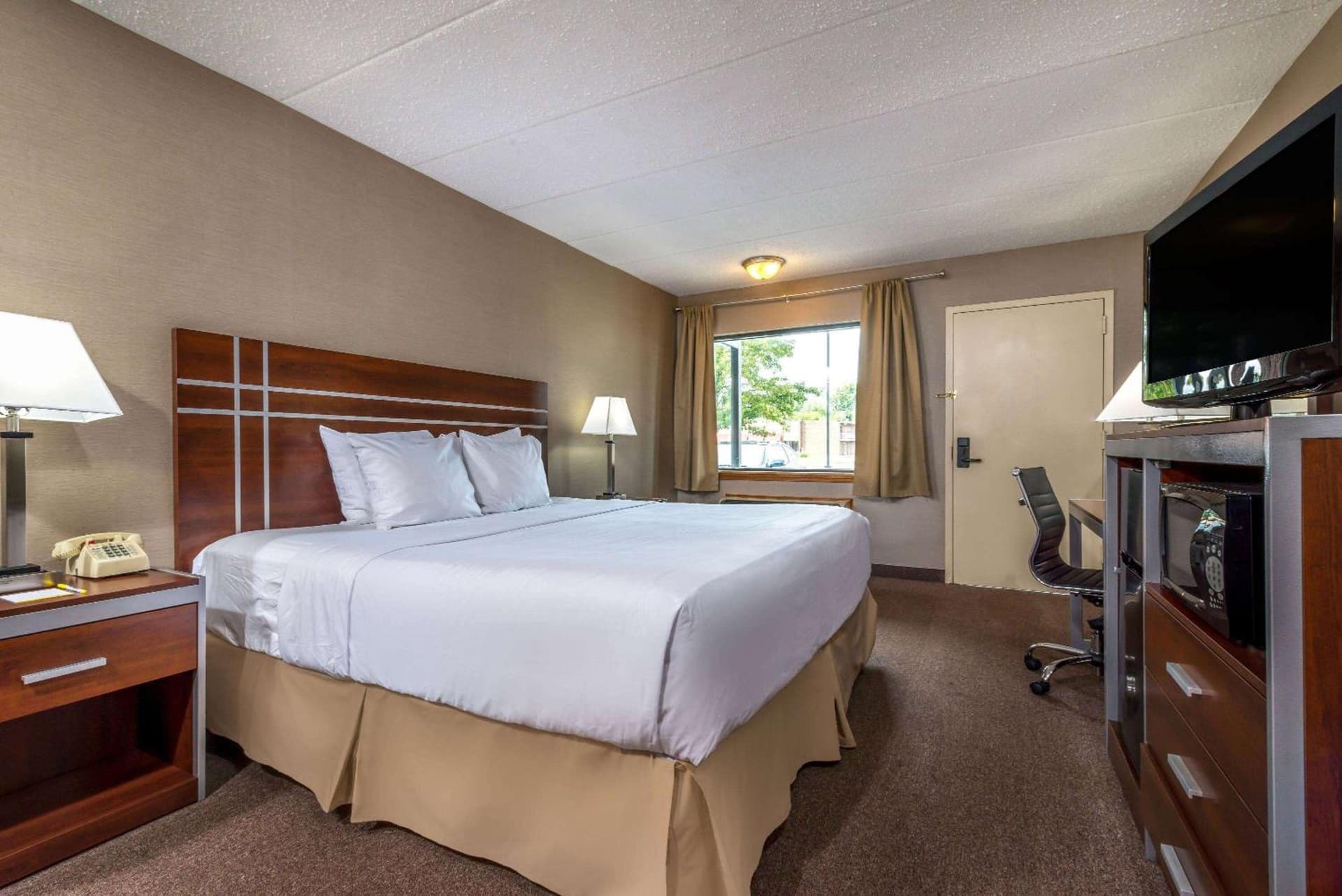Days Inn by Wyndham Vineland property views in Vineland, NJ — gallery photo 3