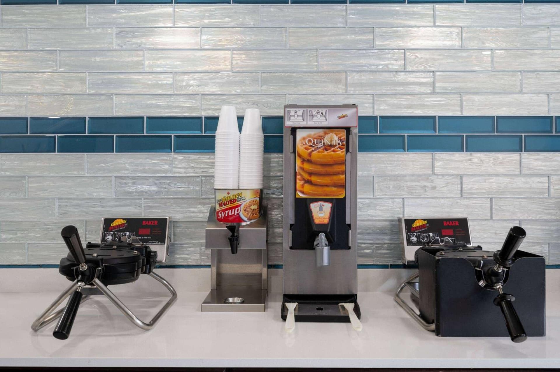 La Quinta Inn by Wyndham Indianapolis Airport Executive Dr gallery photo in Indianapolis, IN — image 39