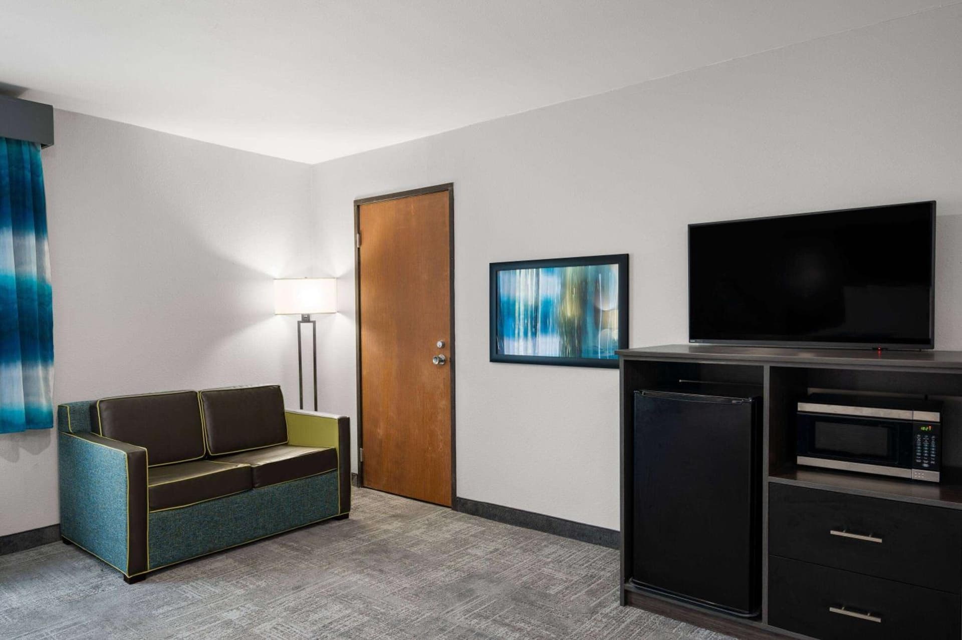 La Quinta Inn by Wyndham Indianapolis Airport Executive Dr gallery photo in Indianapolis, IN — image 19