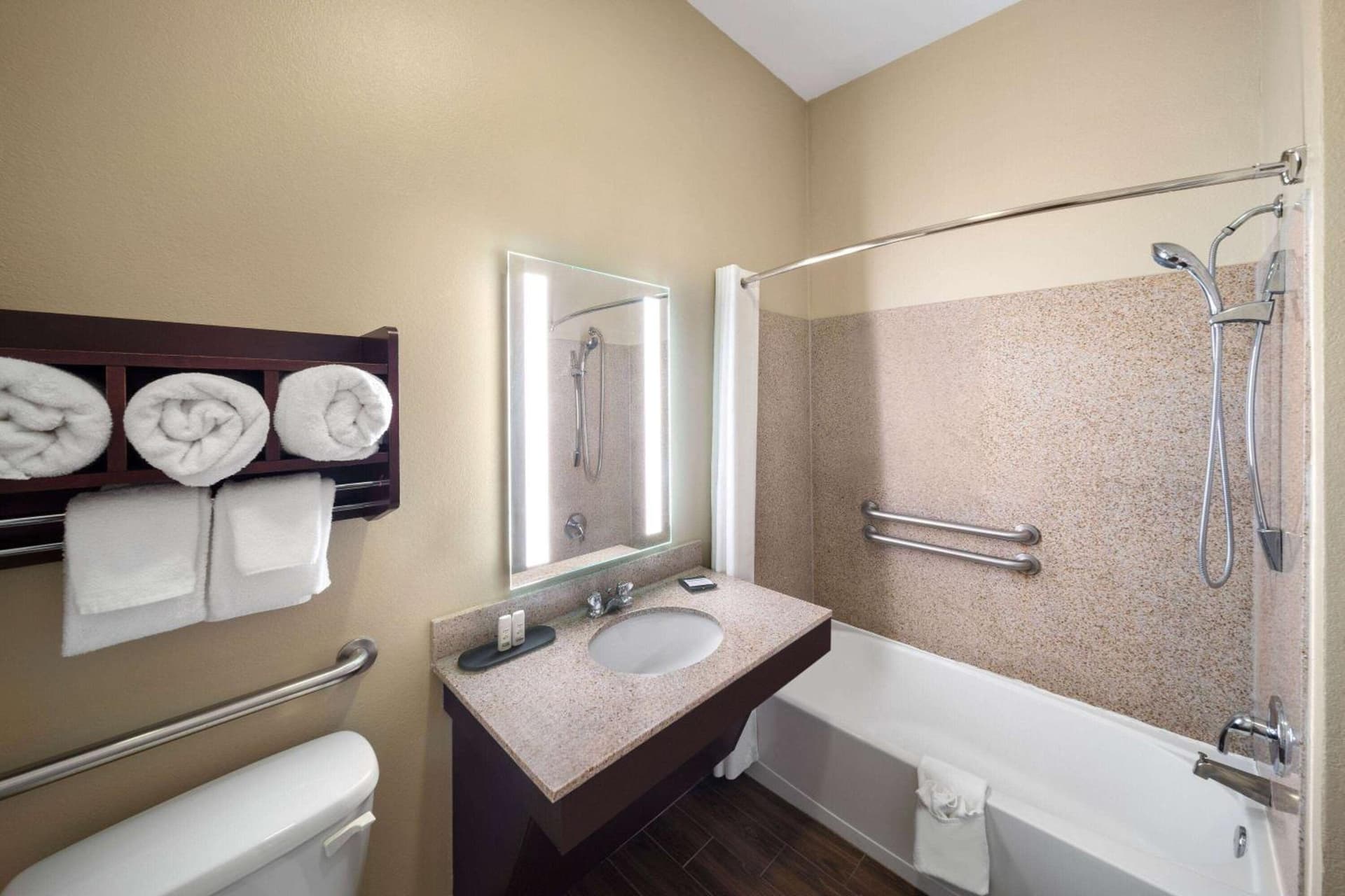 La Quinta by Wyndham Houma gallery photo in Houma, LA — image 13