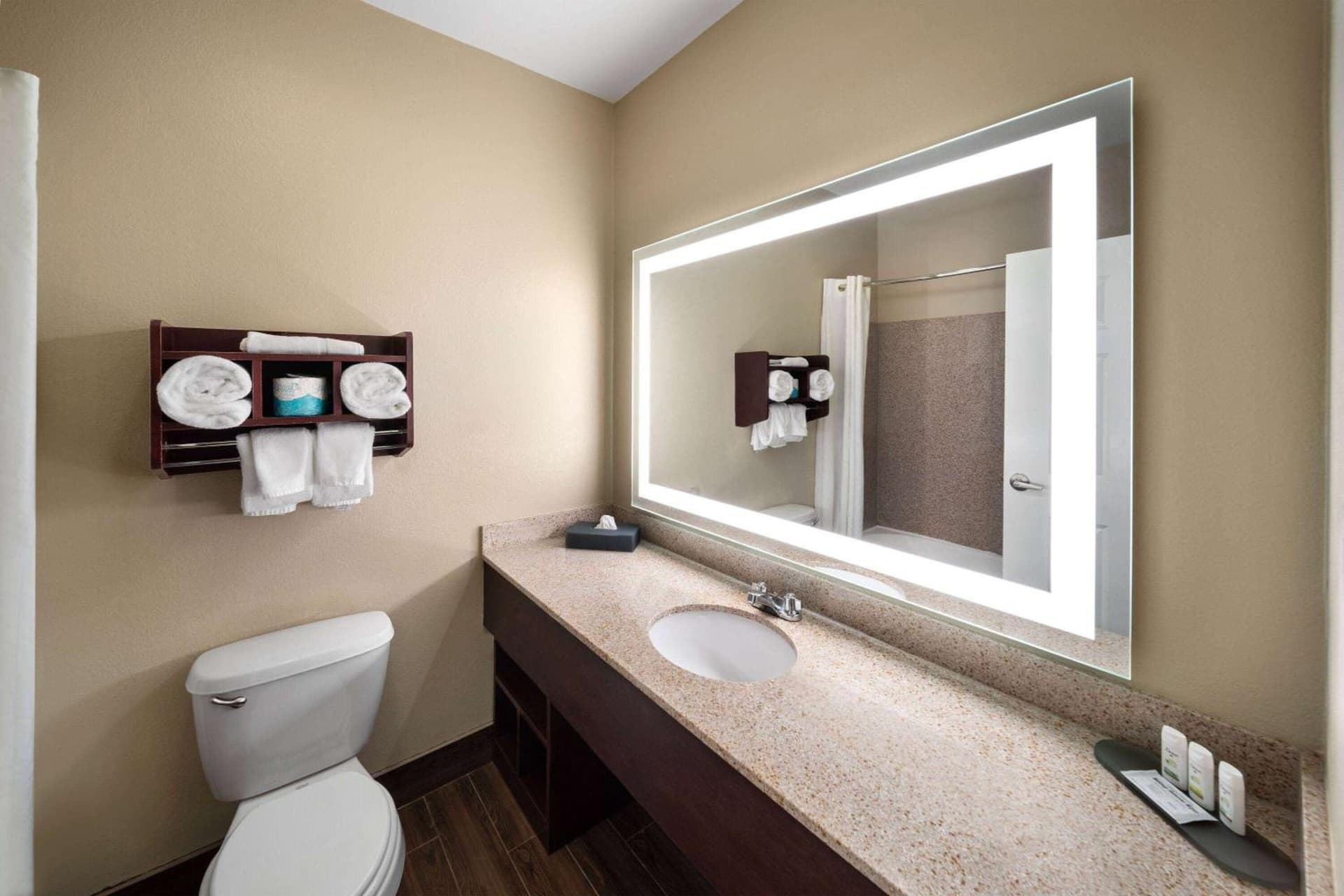 La Quinta by Wyndham Houma gallery photo in Houma, LA — image 44