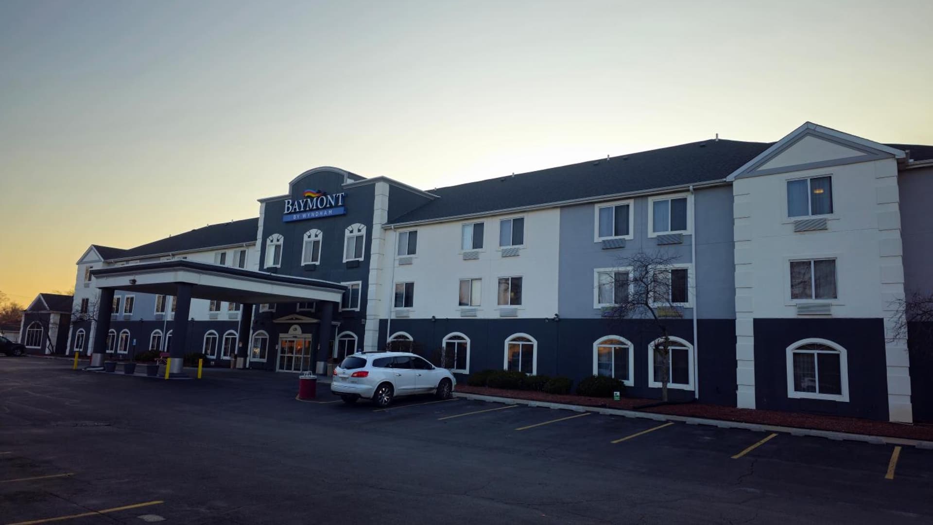 Baymont by Wyndham Chicago/Calumet City interior in Calumet City, IL — gallery photo 2