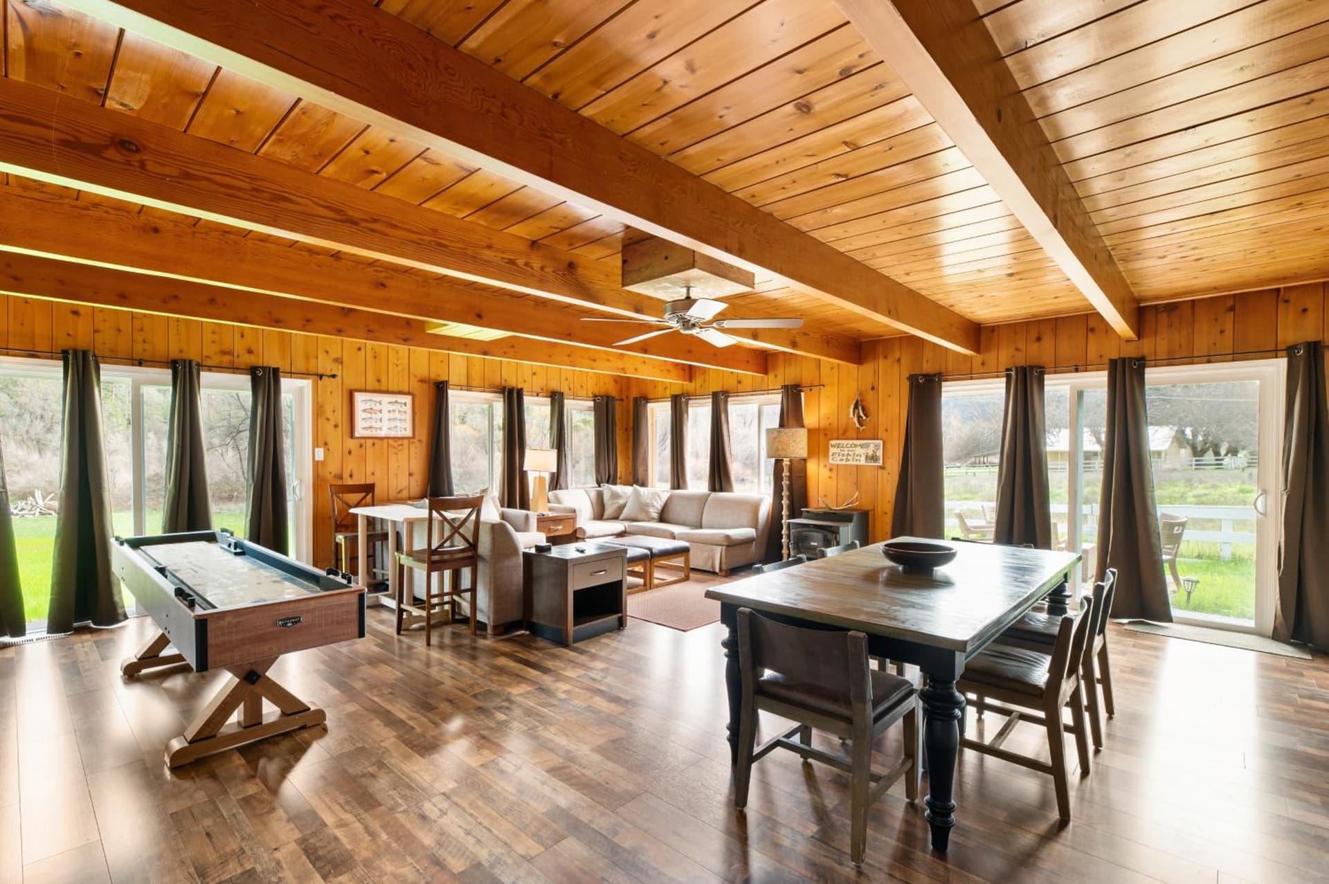 Indian Creek Lodge interior in Douglas City, CA — gallery photo 2