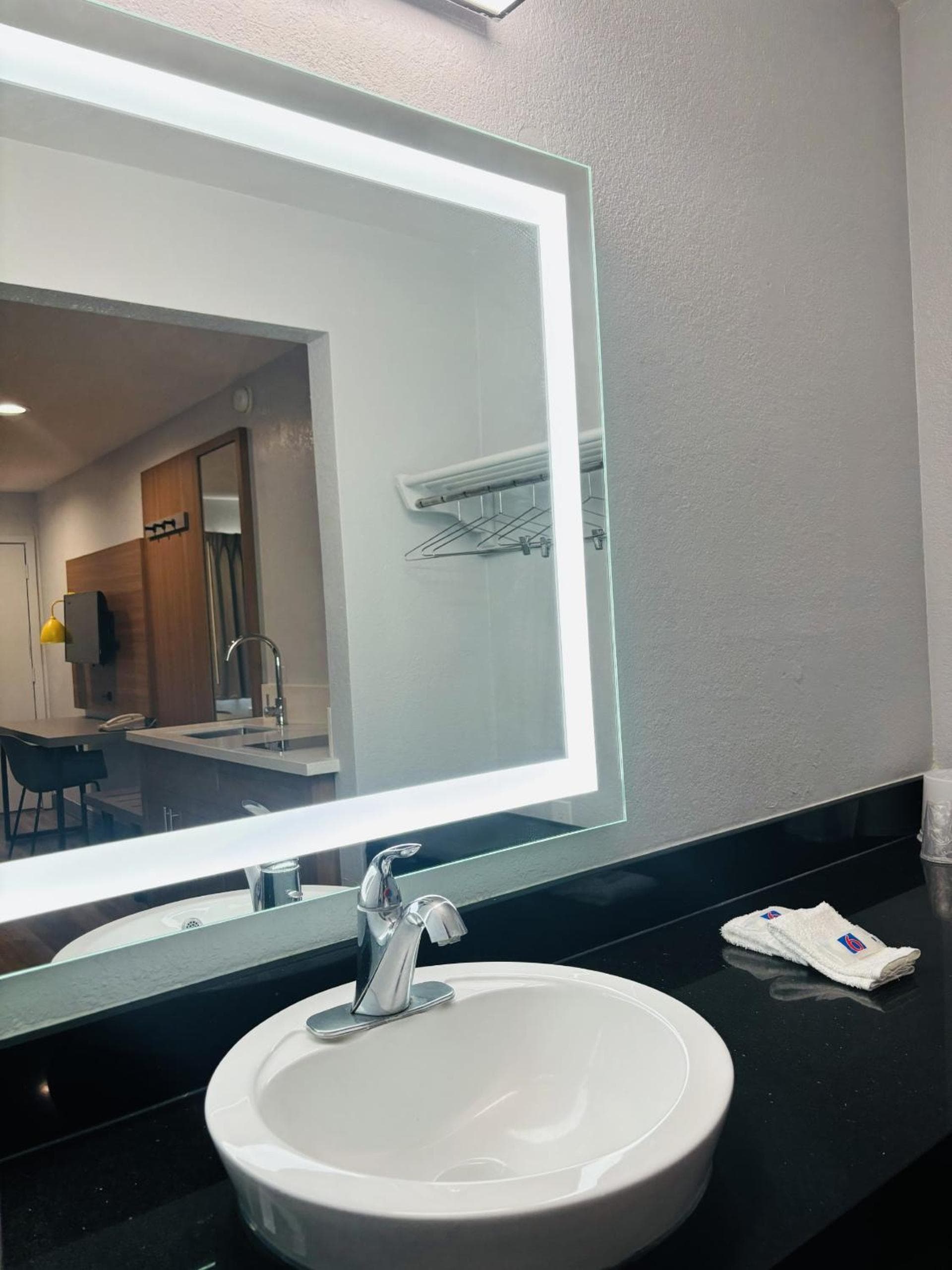 Motel 6-Santa Ana, CA gallery photo in Santa Ana, CA — image 62