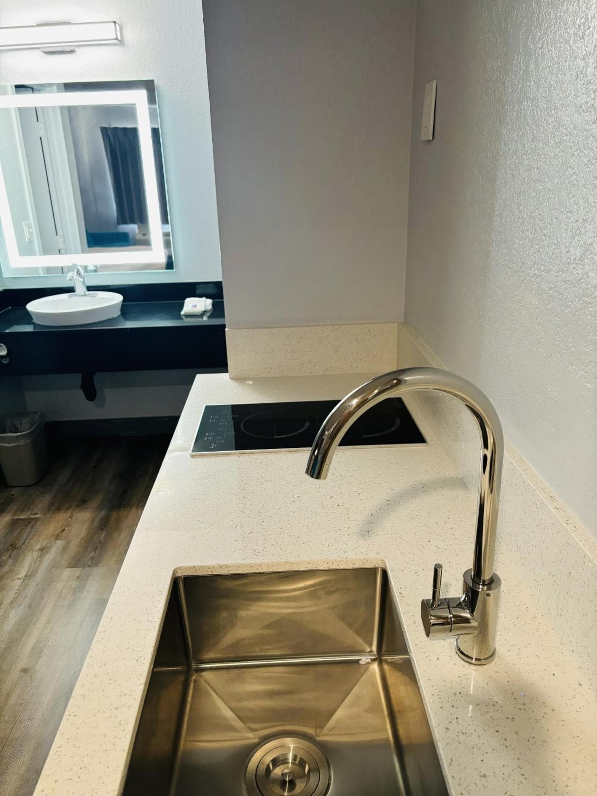 Motel 6-Santa Ana, CA property views in Santa Ana, CA — gallery photo 3