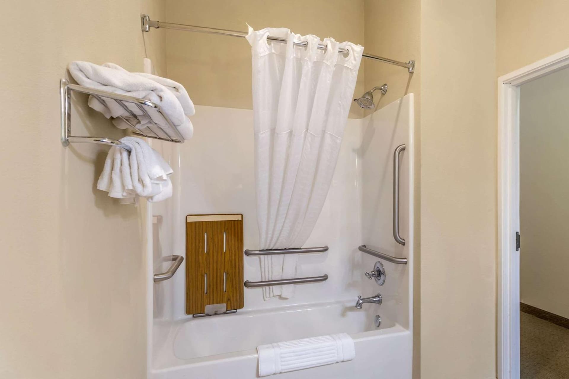 Comfort Suites South Point - Huntington gallery photo in Burlington, OH — image 23