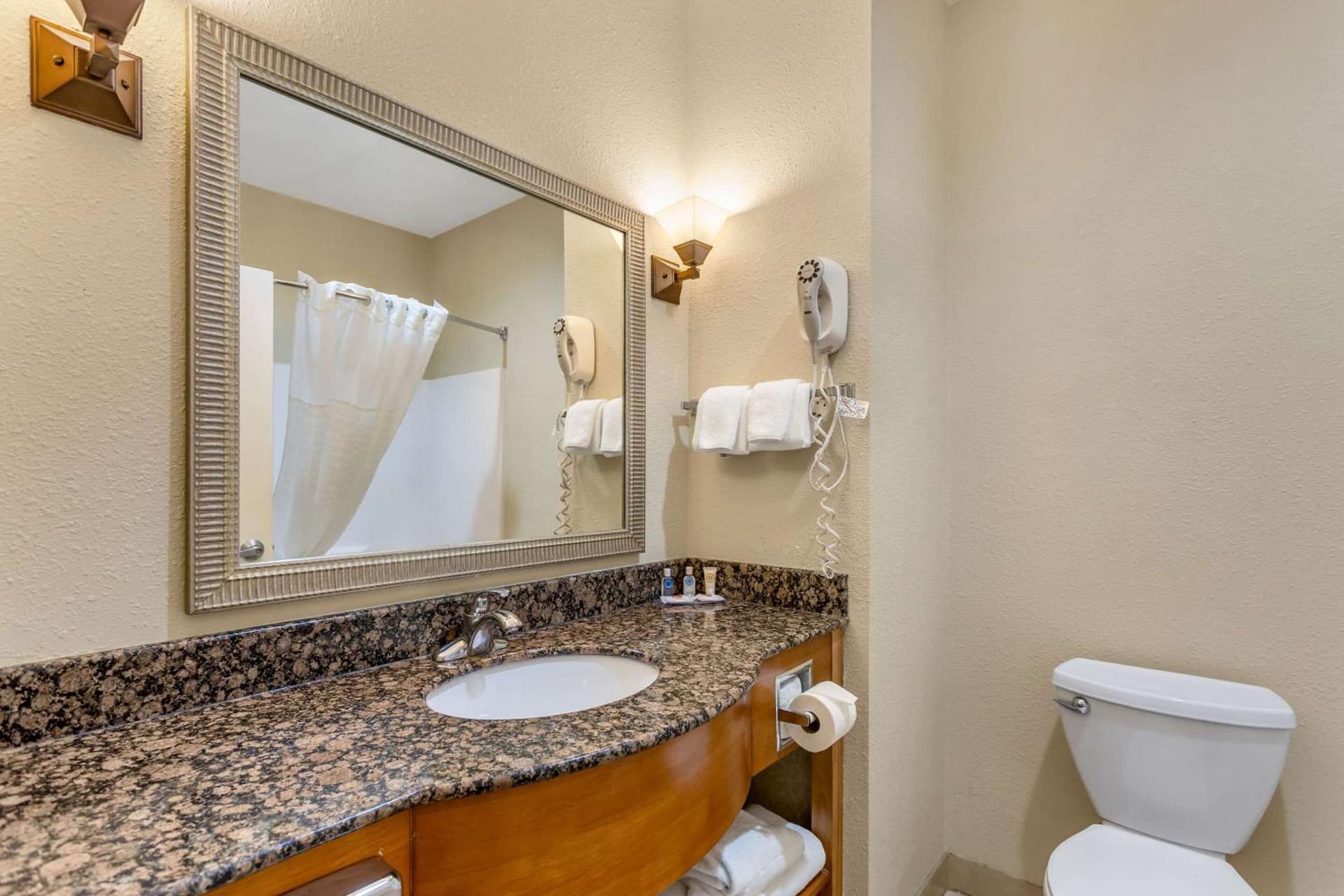 Comfort Suites South Point - Huntington gallery photo in Burlington, OH — image 16