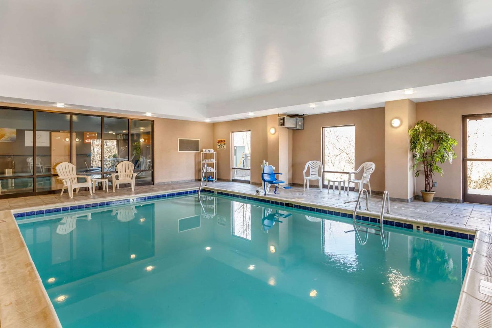 Comfort Suites South Point - Huntington gallery photo in Burlington, OH — image 13