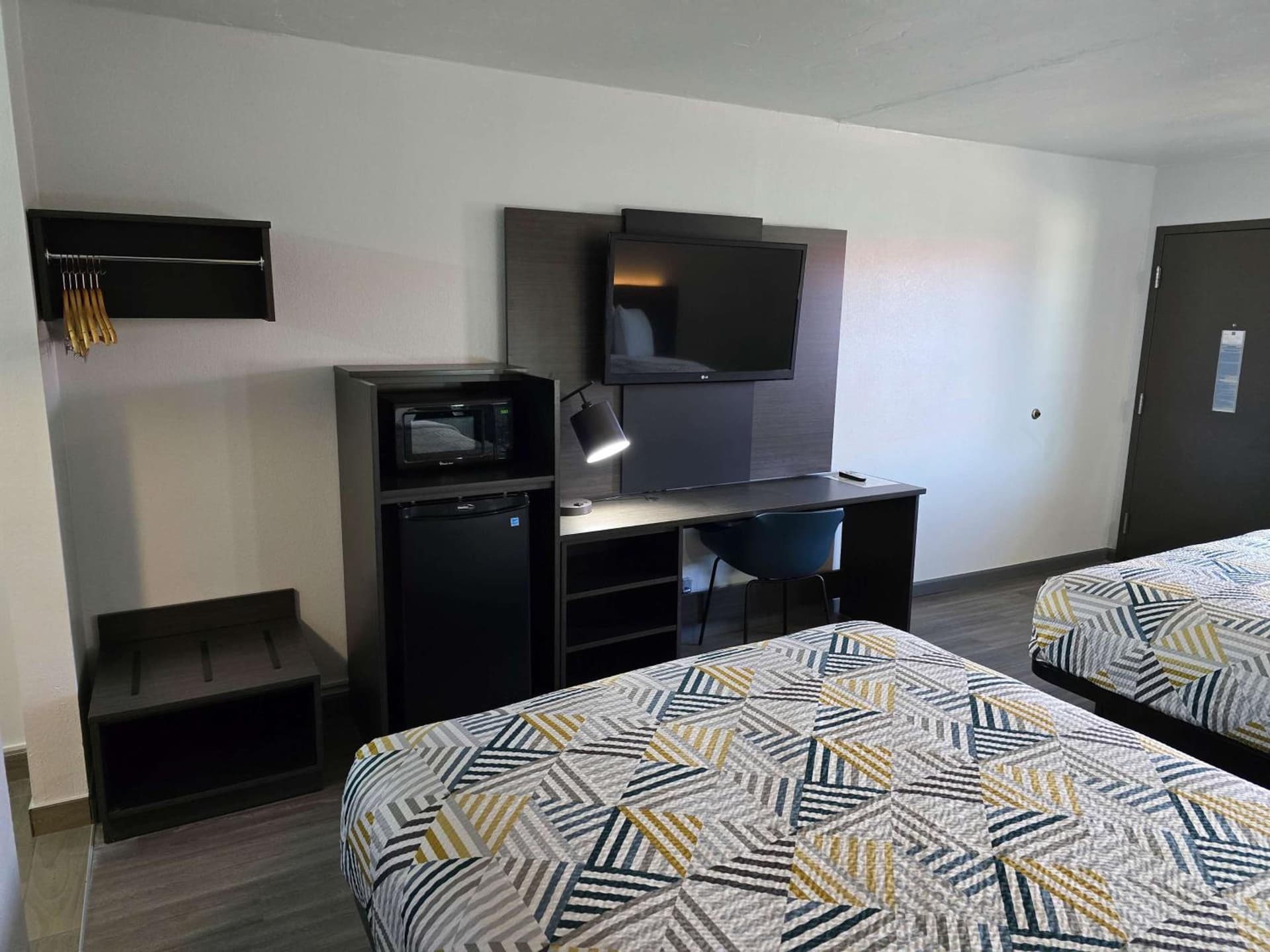 Motel 6 Oklahoma City OK Frontier City property views in Edmond, OK — gallery photo 3