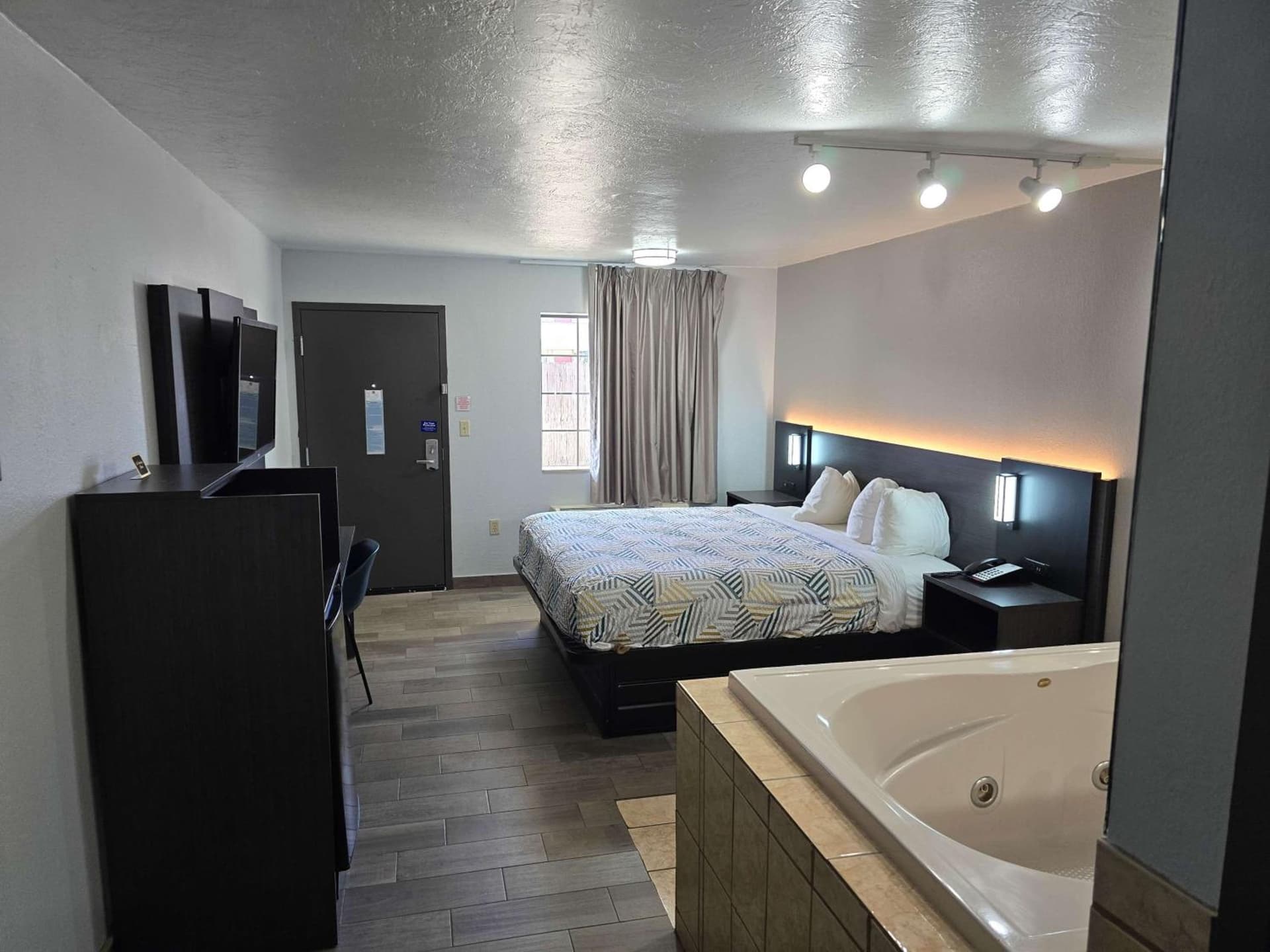 Motel 6 Oklahoma City OK Frontier City gallery photo in Edmond, OK — image 20