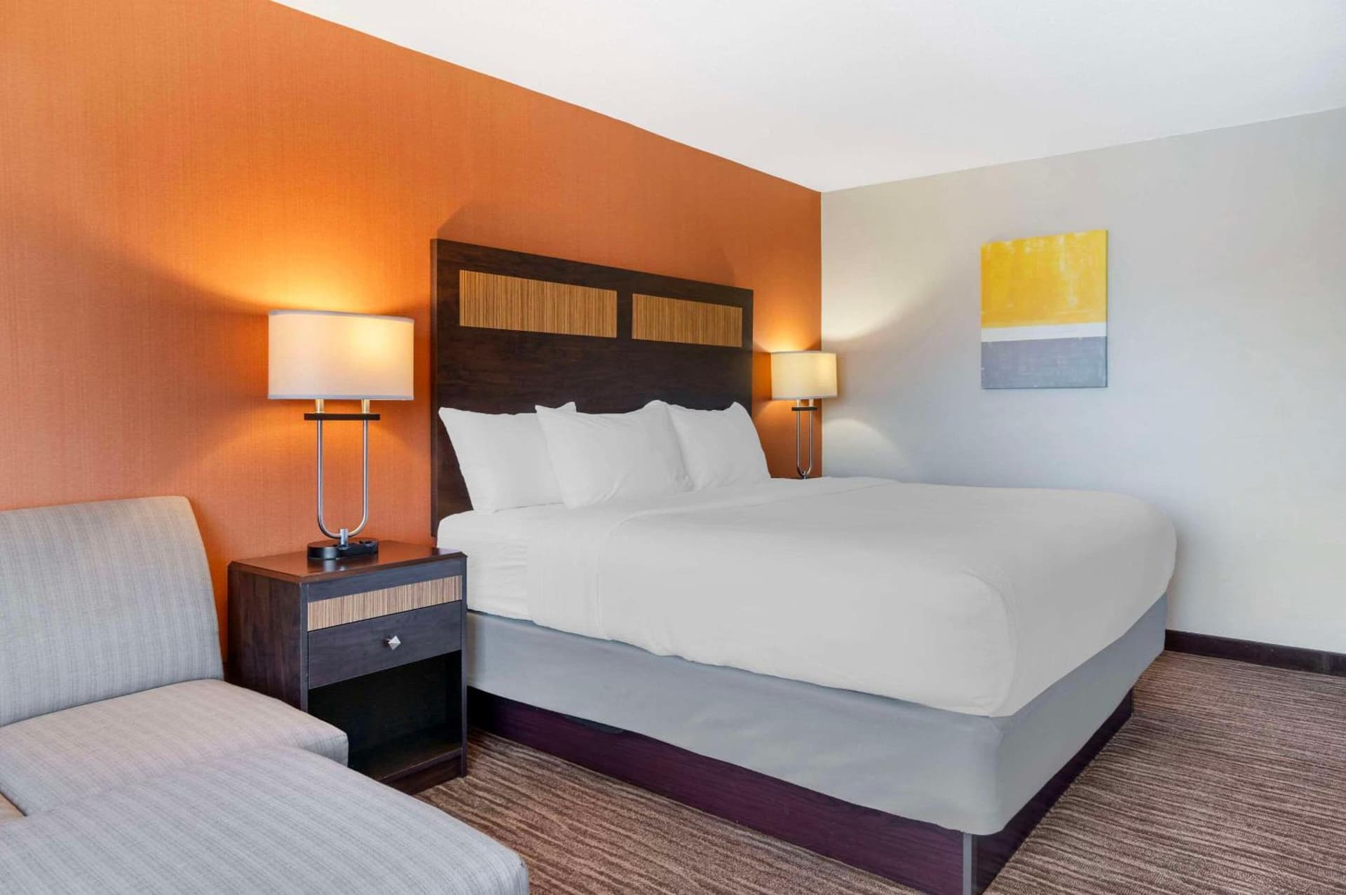 Comfort Inn & Suites Danbury-Bethel interior in Danbury, CT — gallery photo 2