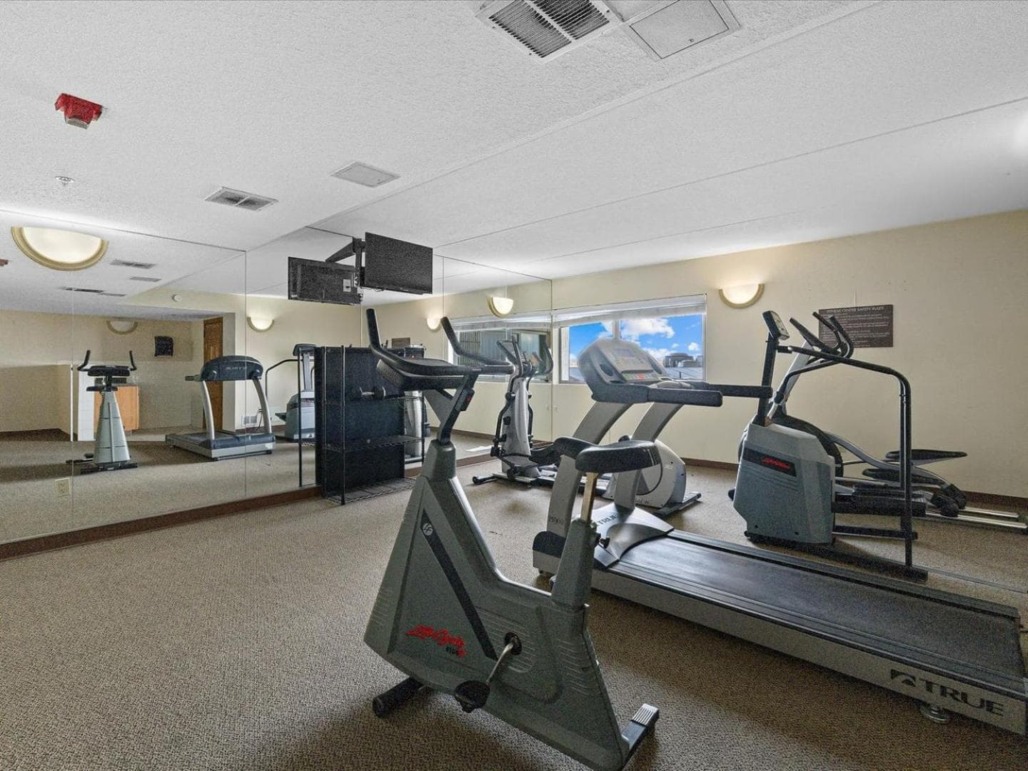 Best Western Plus Downtown Tacoma property views in Tacoma, WA — gallery photo 3