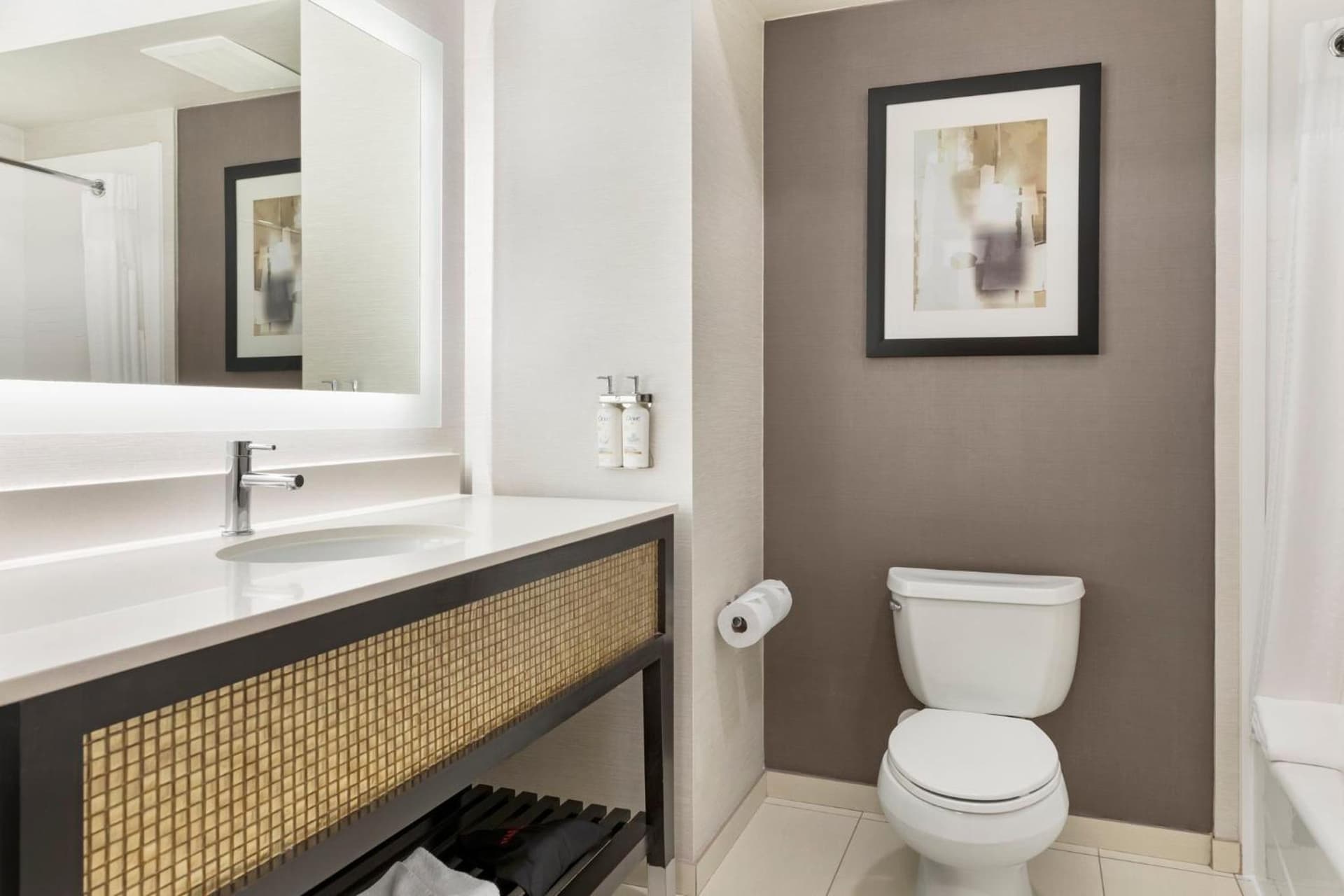 Holiday Inn Express & Suites Anaheim Resort Area by IHG gallery photo in Anaheim, CA — image 30