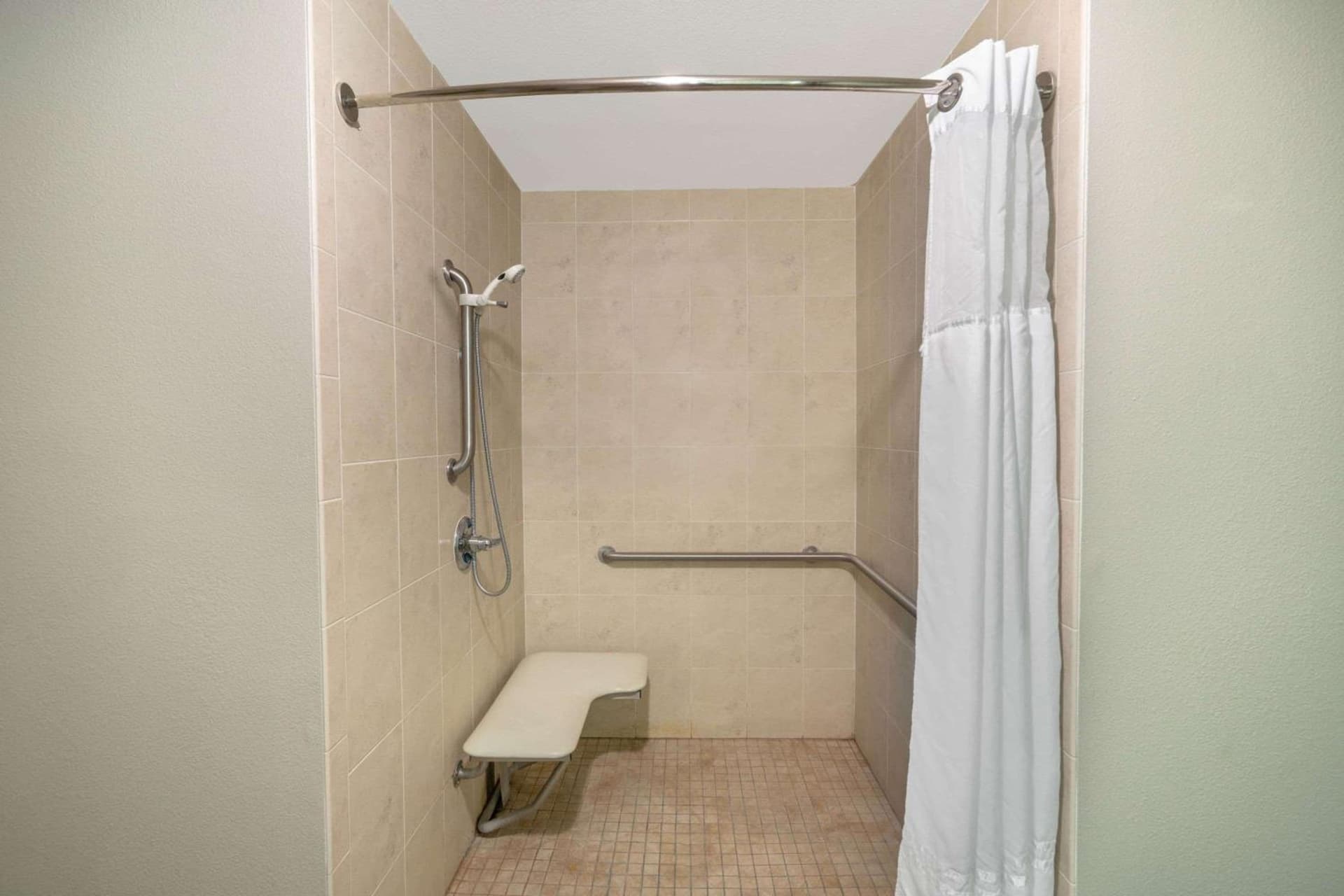 La Quinta by Wyndham Latham Albany Airport interior in Latham, NY — gallery photo 2