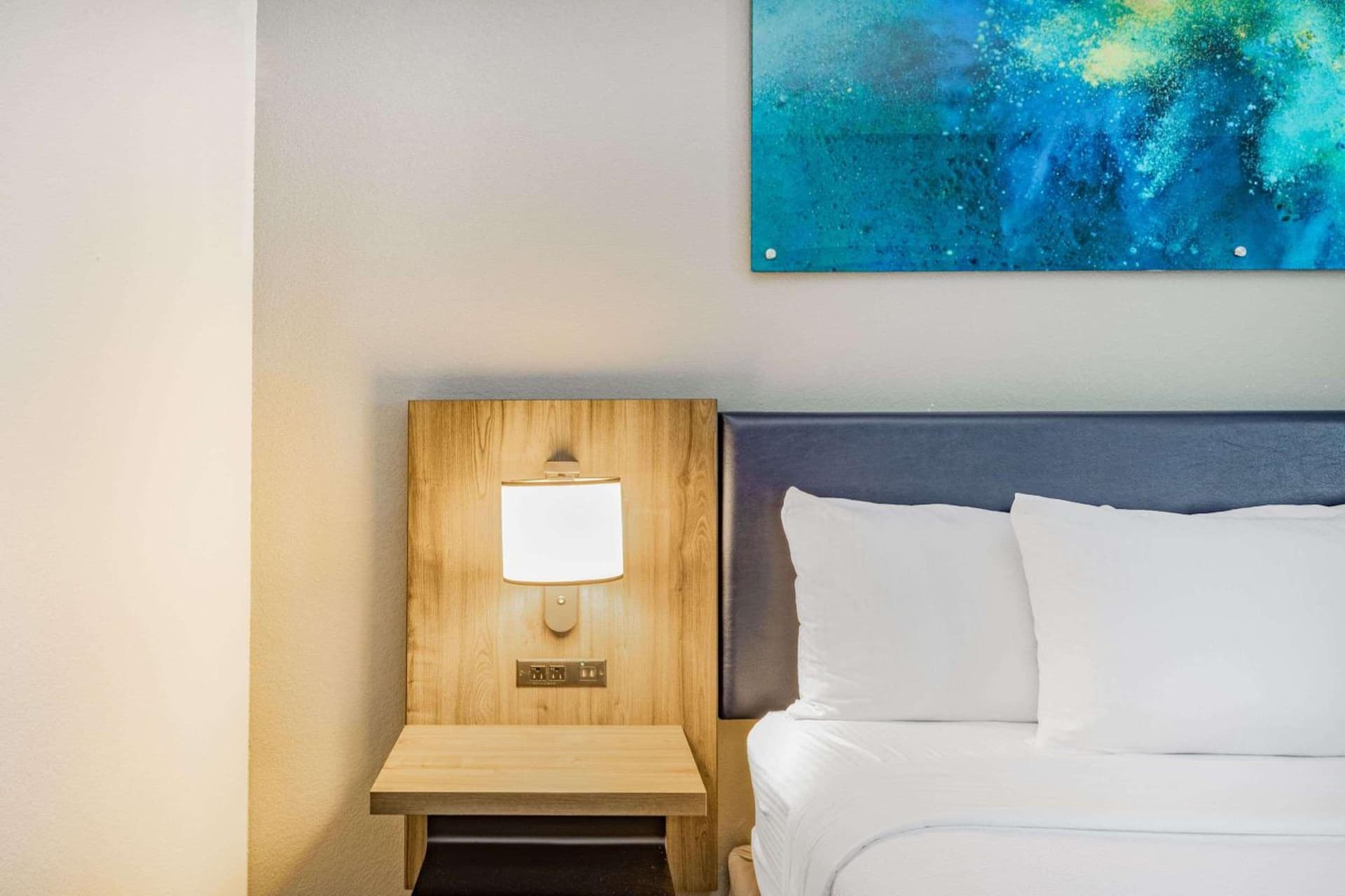 La Quinta Inn & Suites by Wyndham Galveston North at I-45 gallery photo in Galveston, TX — image 28