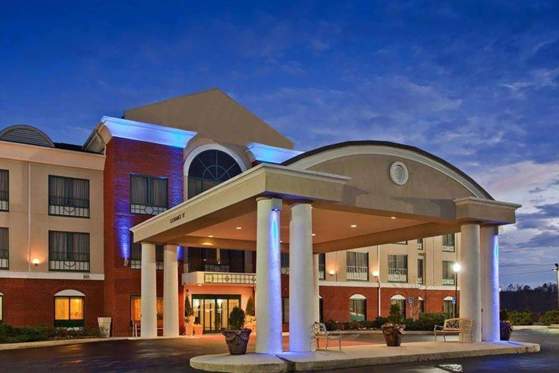 La Quinta Inn & Suites by Wyndham Bessemer — hotel in Bessemer, Alabama