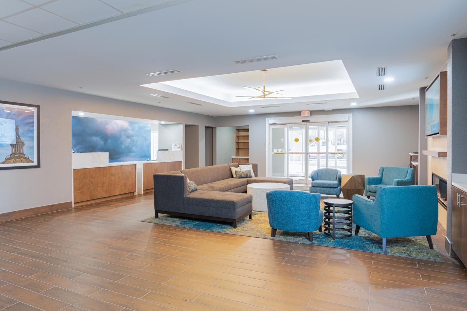 La Quinta by Wyndham Shawnee interior in Shawnee, OK — gallery photo 2