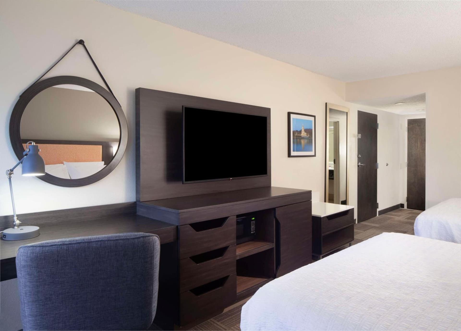 Hampton Inn Charleston-Southridge gallery photo in Charleston, WV — image 27