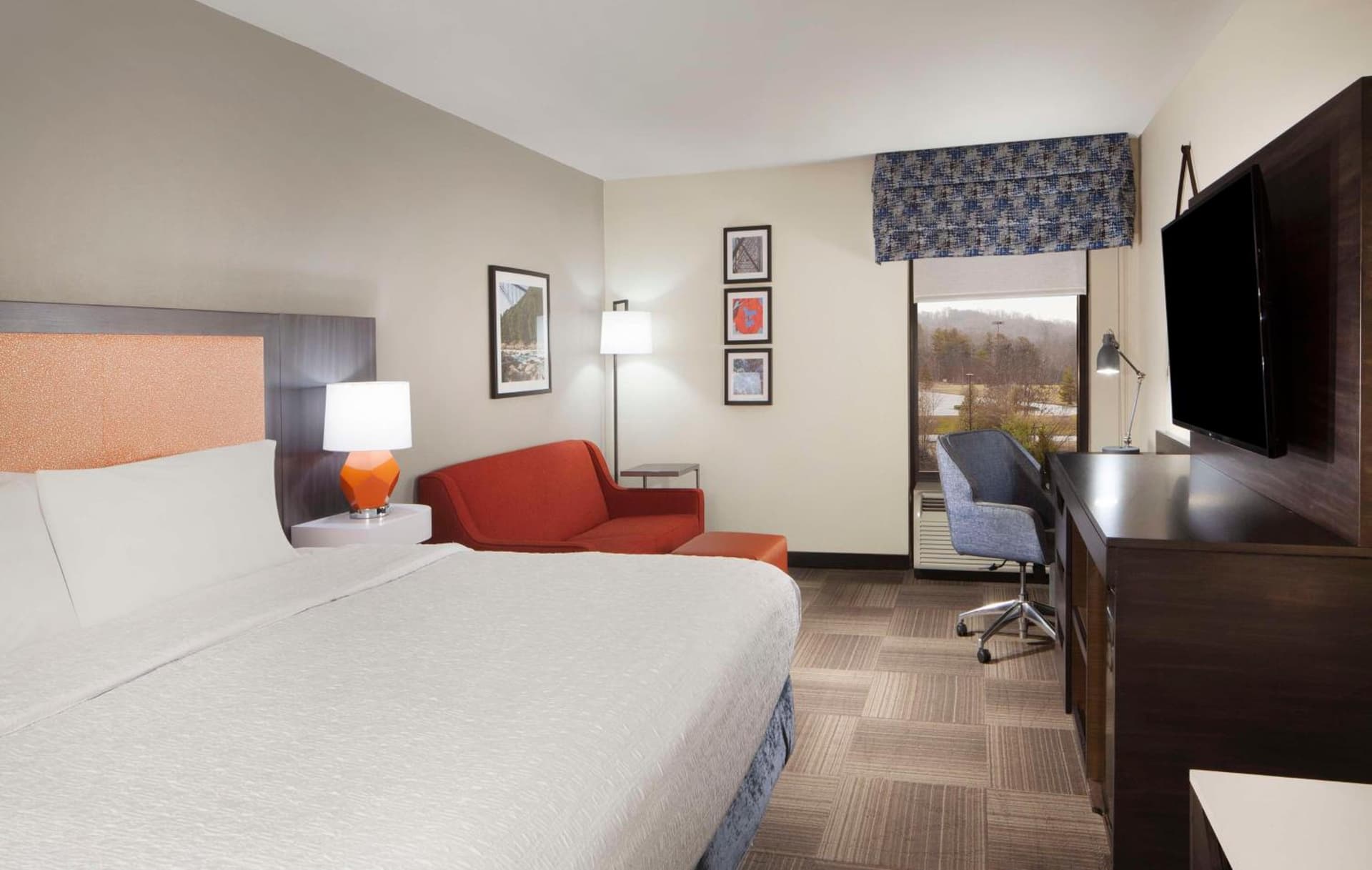 Hampton Inn Charleston-Southridge gallery photo in Charleston, WV — image 21