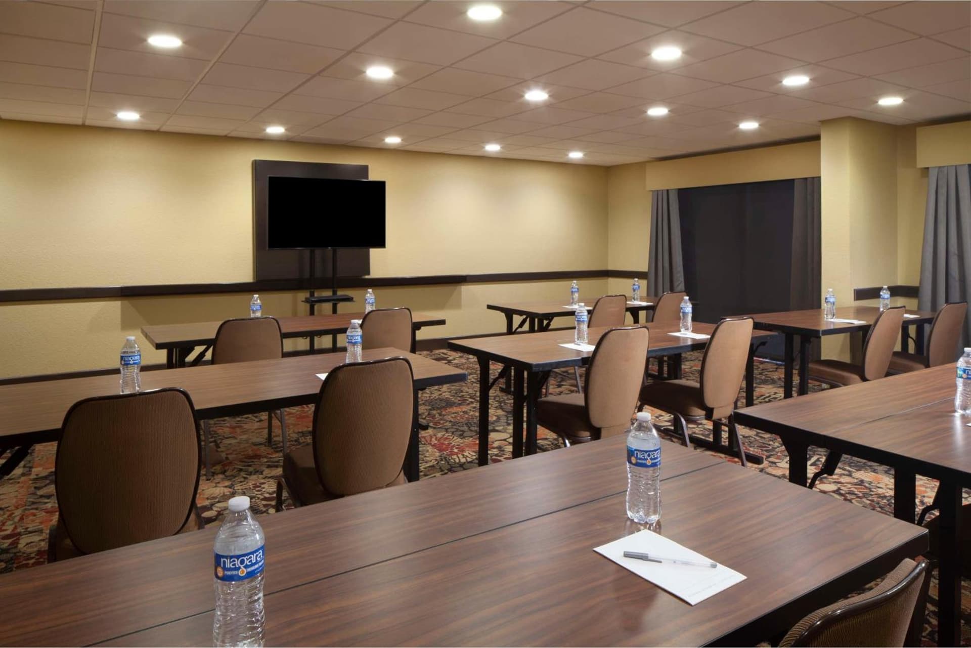 Hampton Inn Charleston-Southridge gallery photo in Charleston, WV — image 35