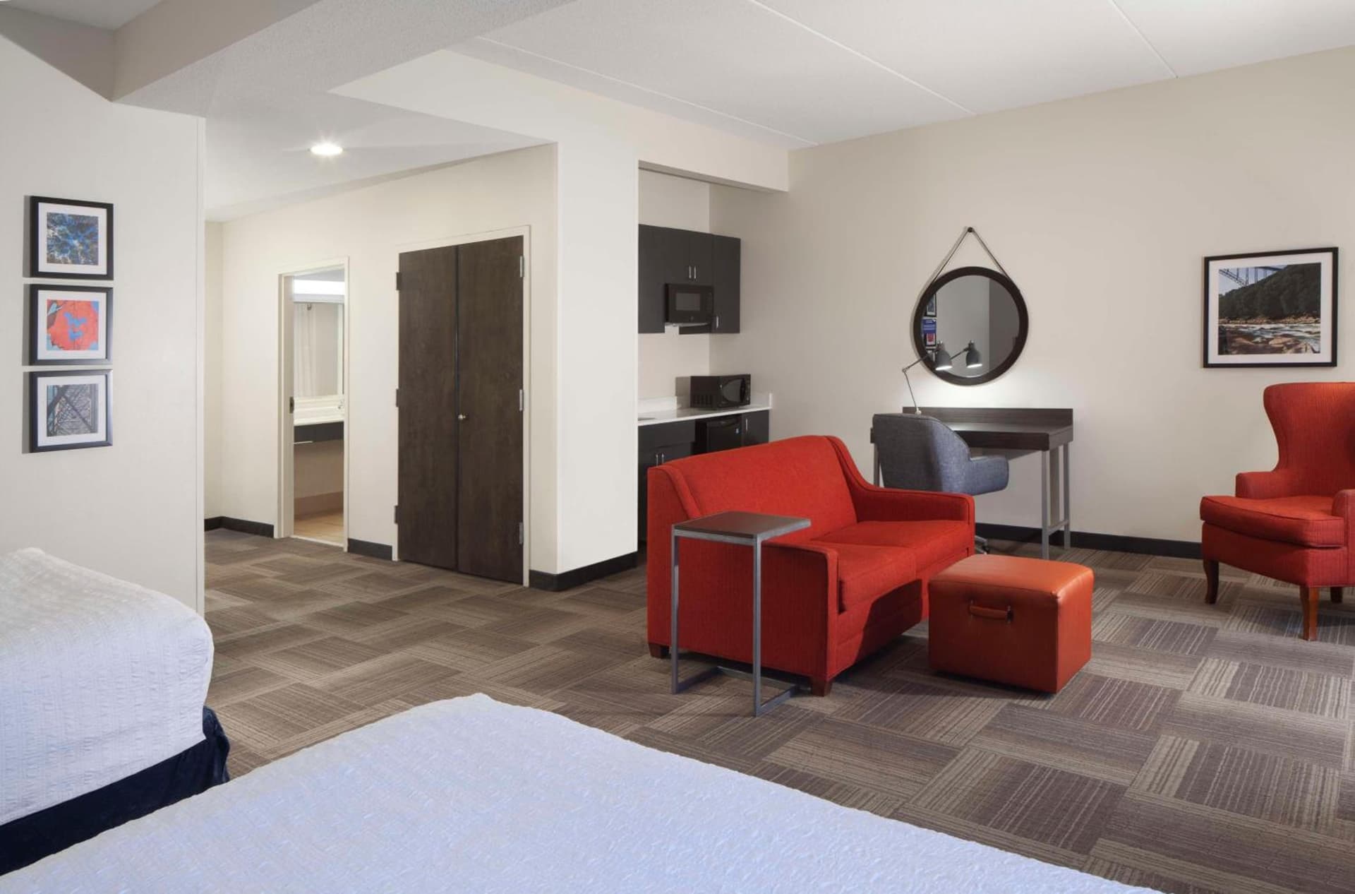 Hampton Inn Charleston-Southridge gallery photo in Charleston, WV — image 6