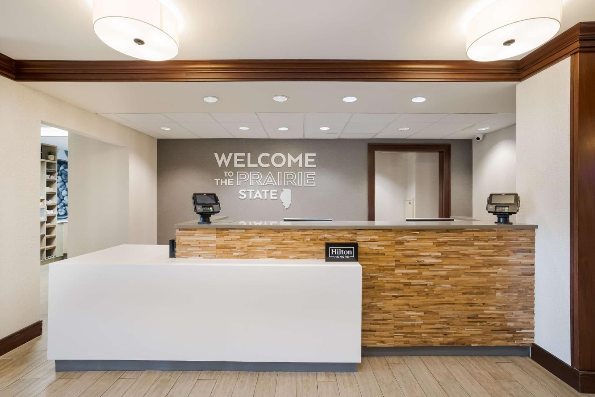 Hampton Inn McHenry interior in McHenry, IL — gallery photo 2