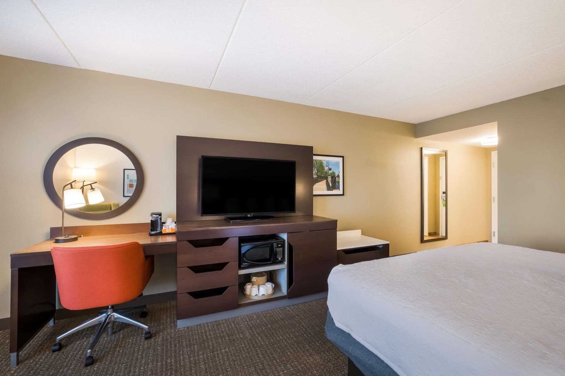 Hampton Inn McHenry gallery photo in McHenry, IL — image 32