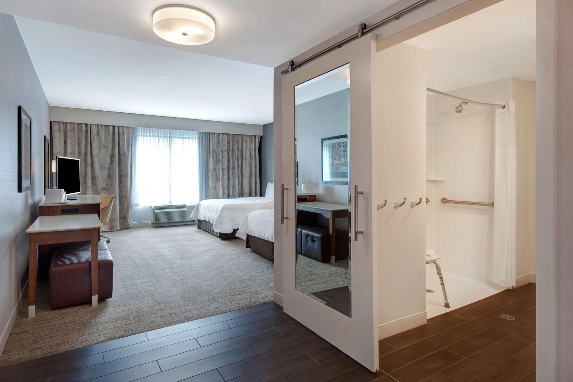 Hampton Inn & Suites Detroit/Troy gallery photo in Clawson, MI — image 6