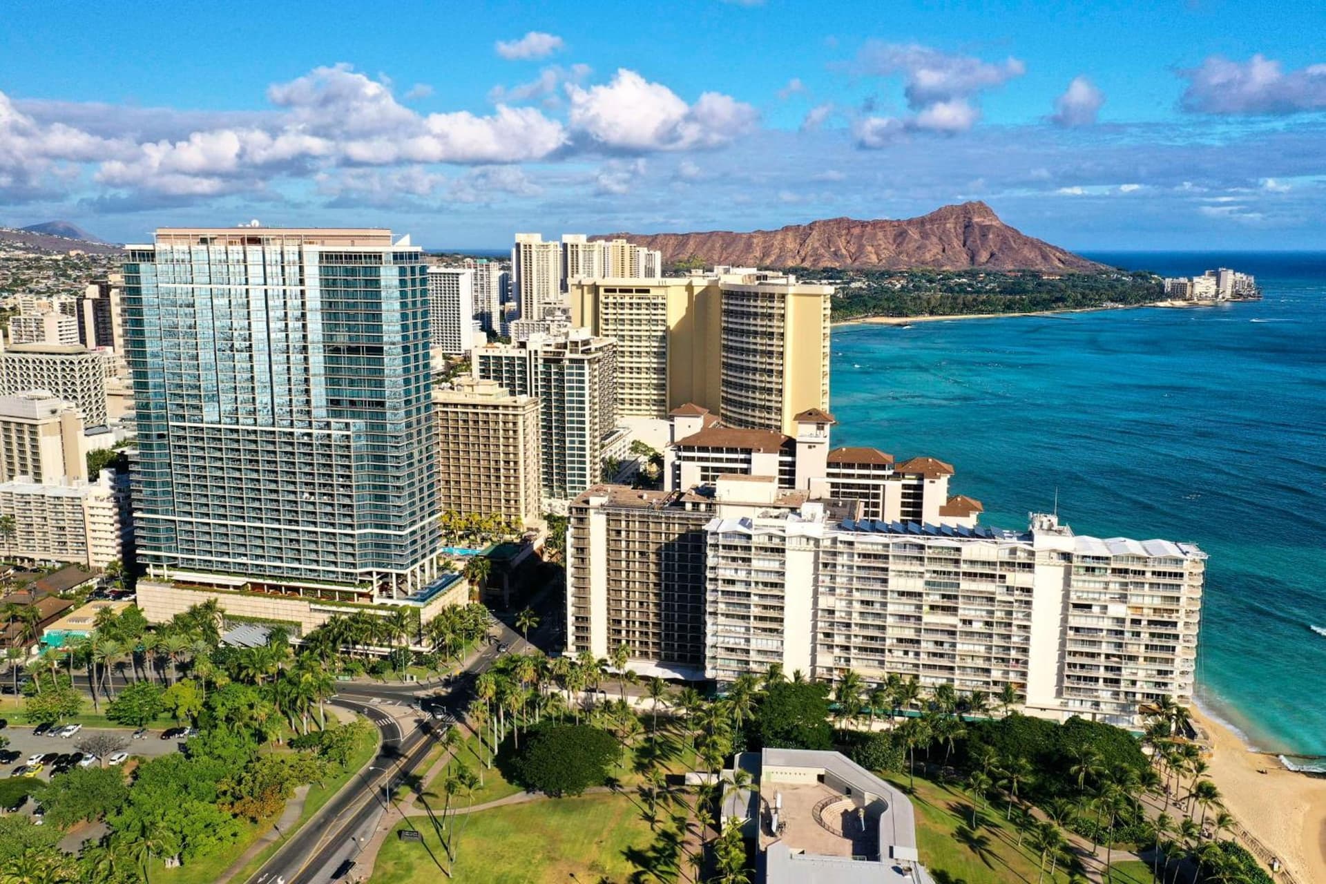 Ka Laʻi Waikiki Beach, LXR Hotels & Resorts featured exterior or lobby in Honolulu, HI — similar hotel