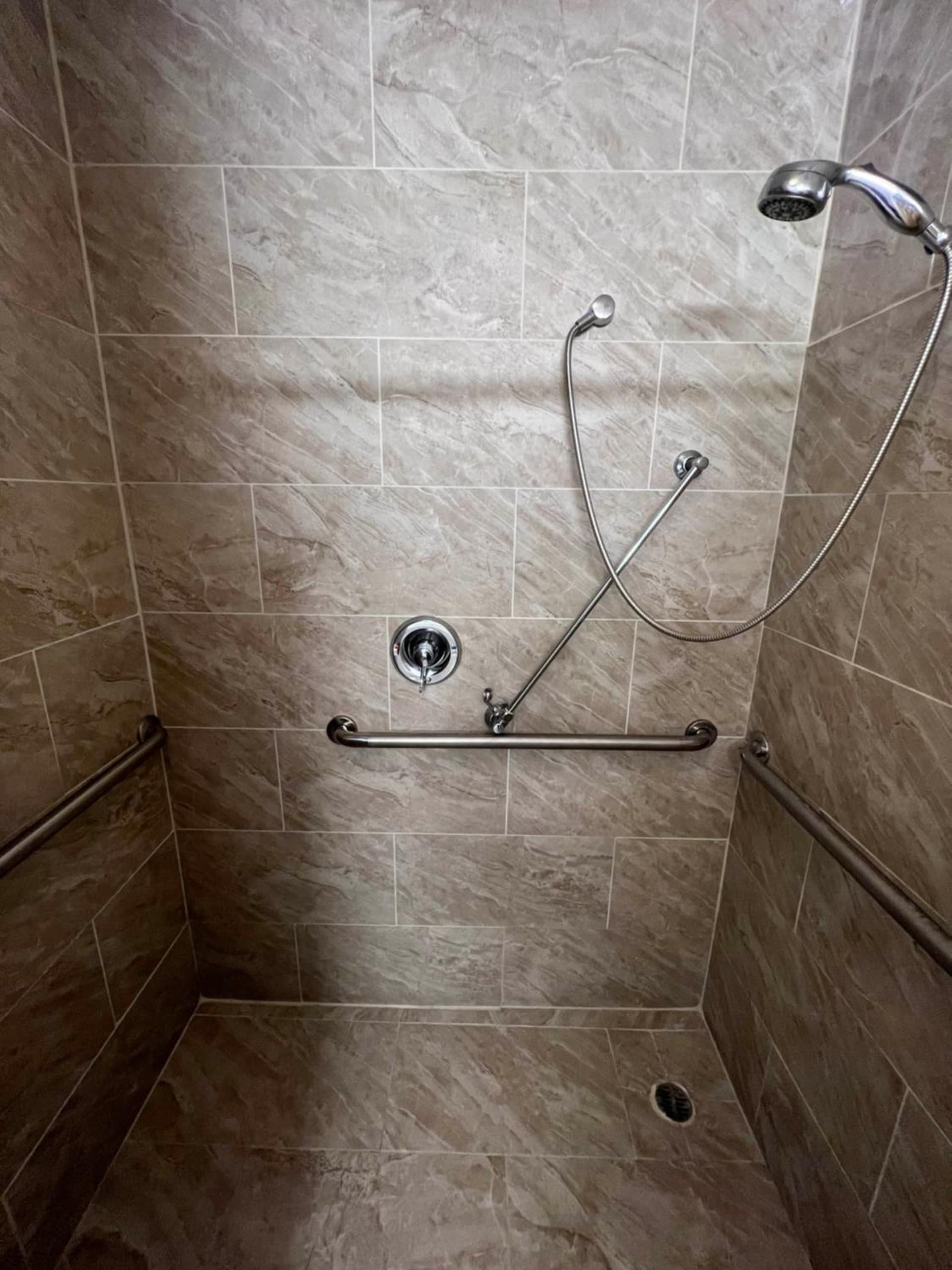 Days Inn by Wyndham Chico interior in Chico, CA — gallery photo 2