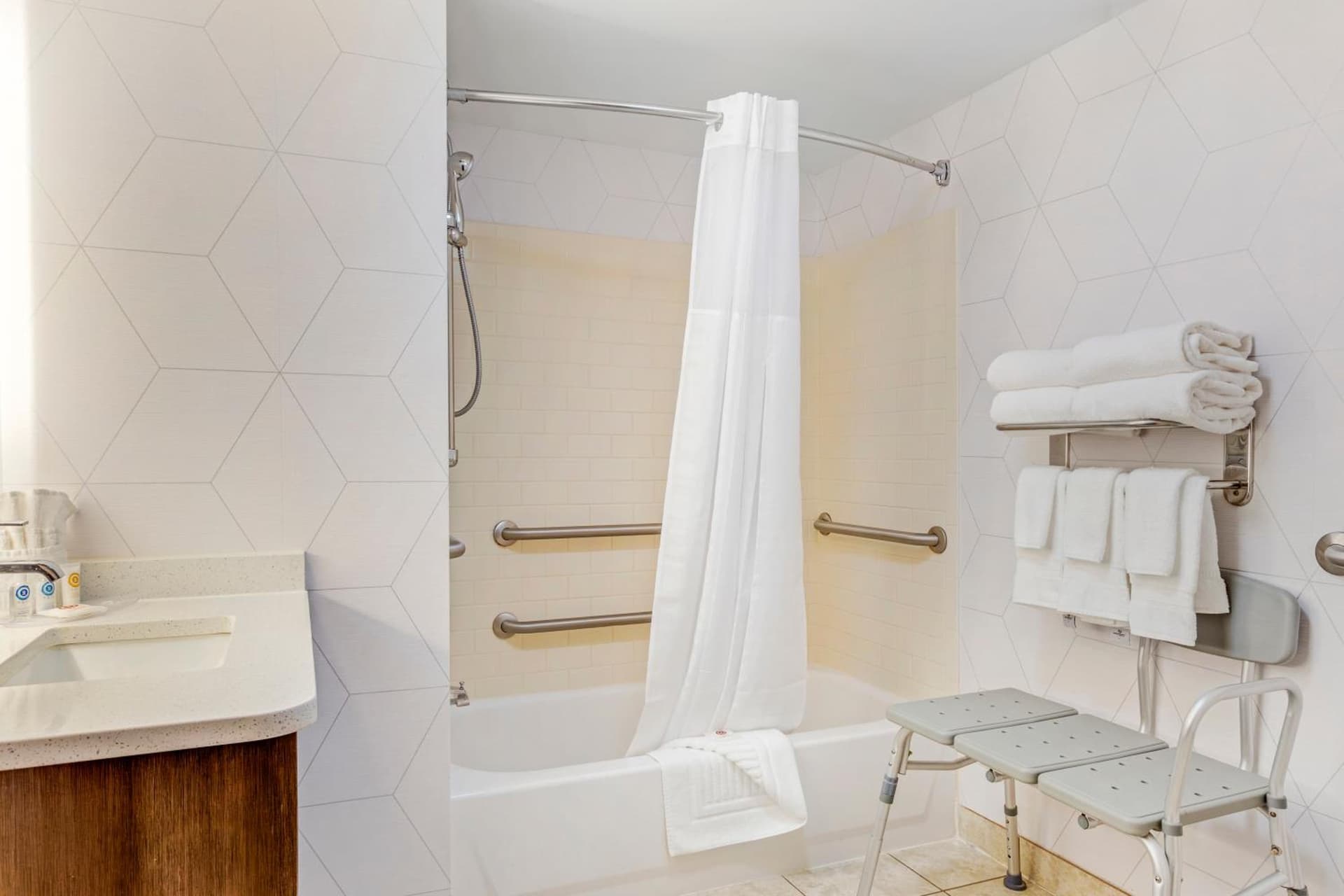 Comfort Suites Whitsett - Greensboro East gallery photo in Whitsett, NC — image 52