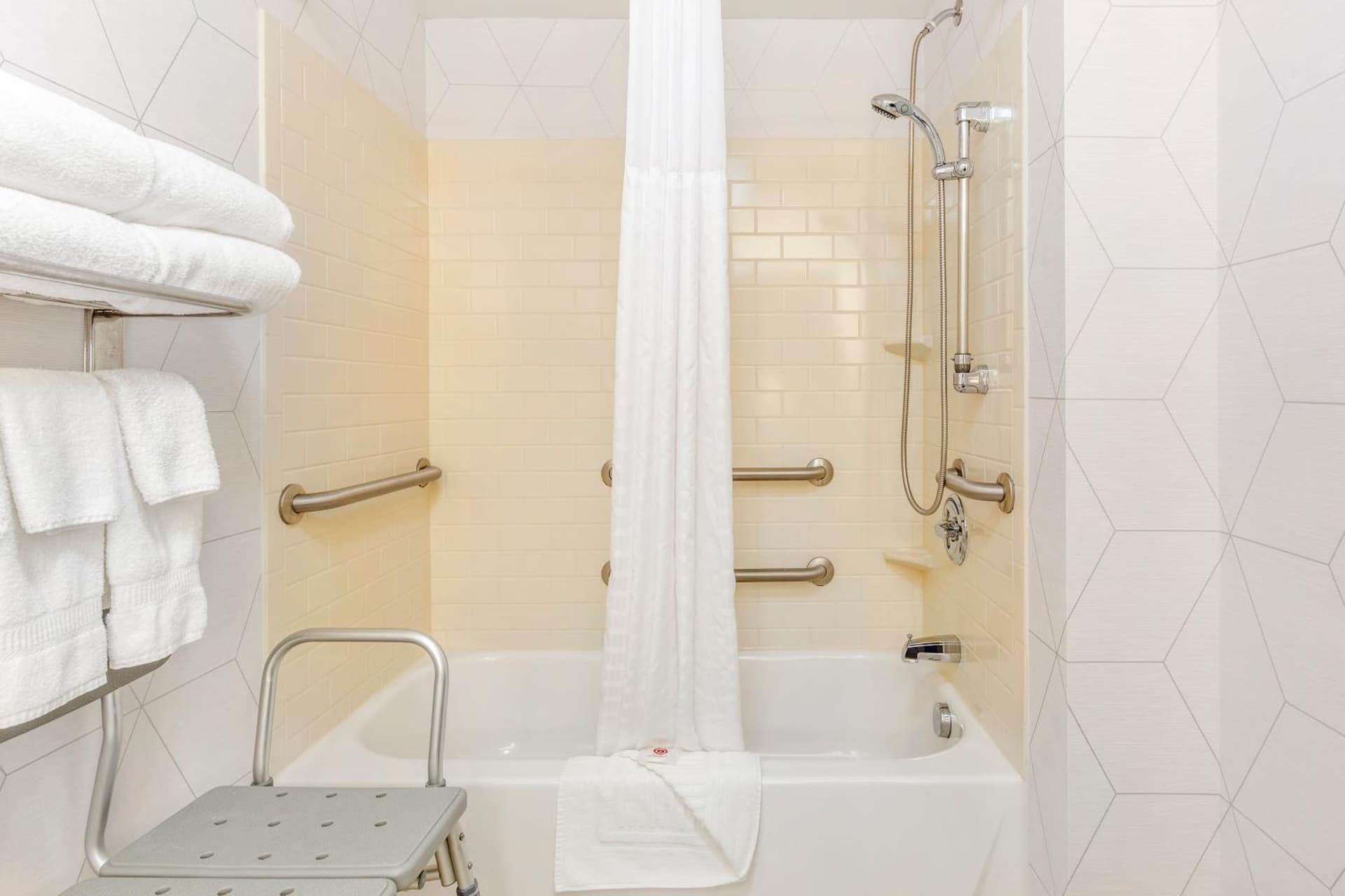 Comfort Suites Whitsett - Greensboro East gallery photo in Whitsett, NC — image 13