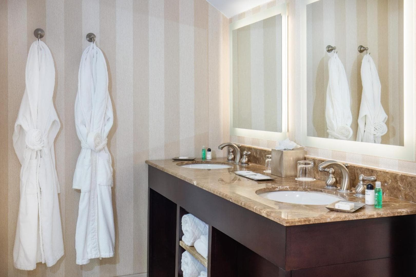 The Equinox Golf Resort & Spa gallery photo in Manchester — image 149